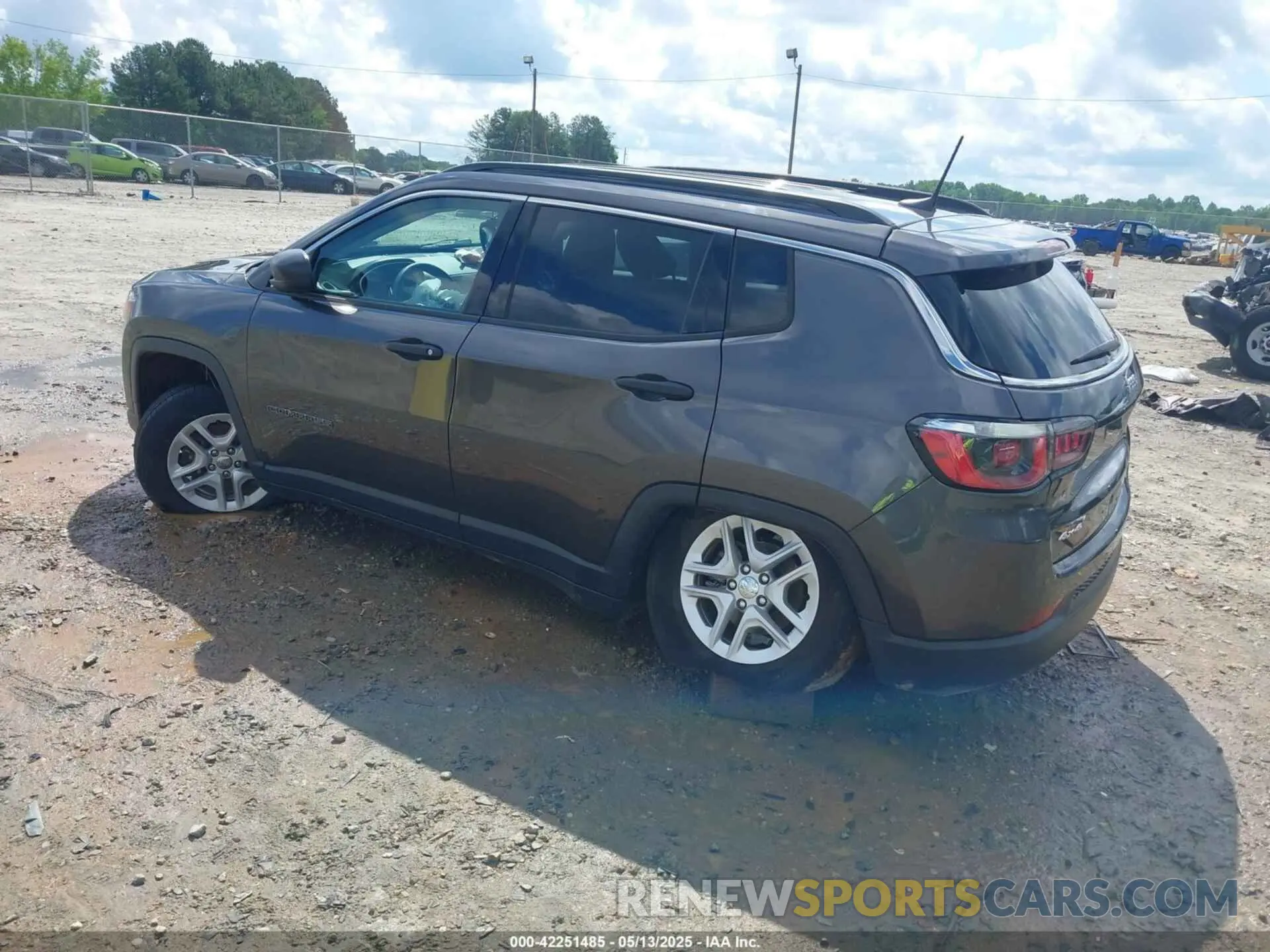 3 Photograph of a damaged car 3C4NJDAB0LT149235 JEEP COMPASS 2020