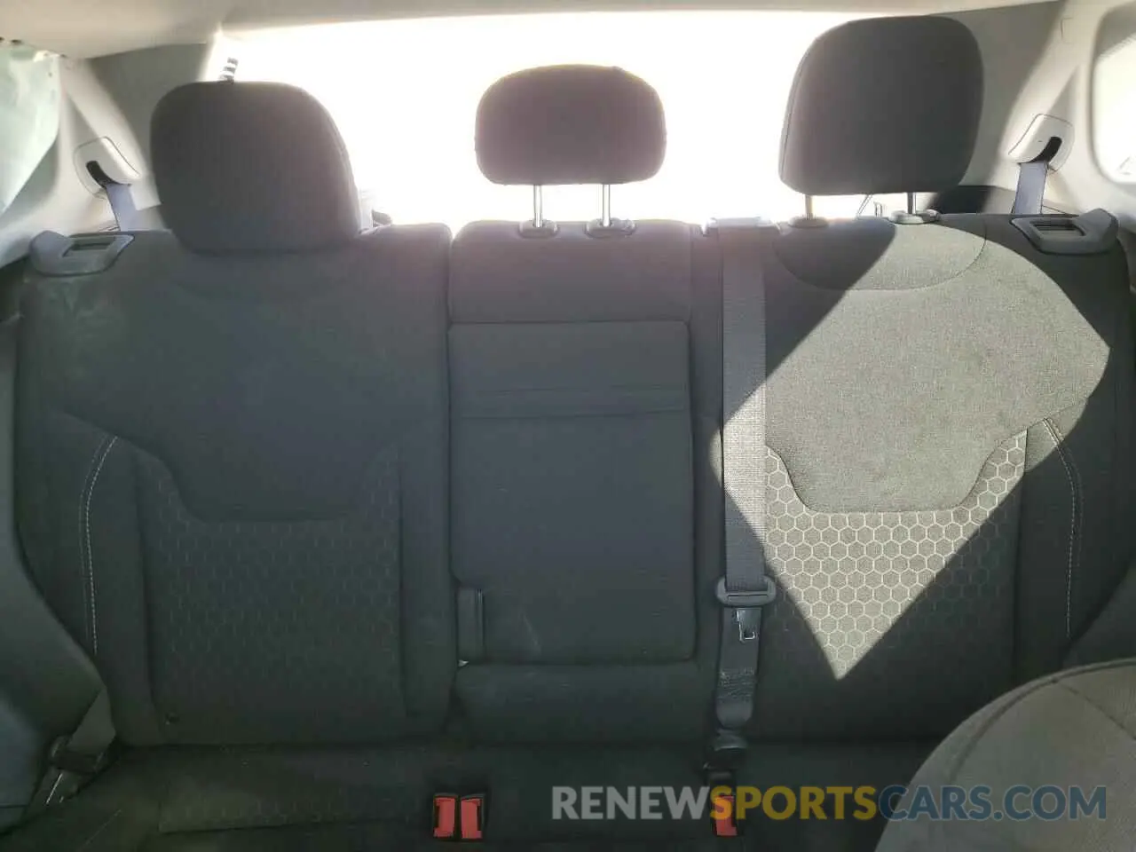 10 Photograph of a damaged car 3C4NJDAB1LT132704 JEEP COMPASS 2020