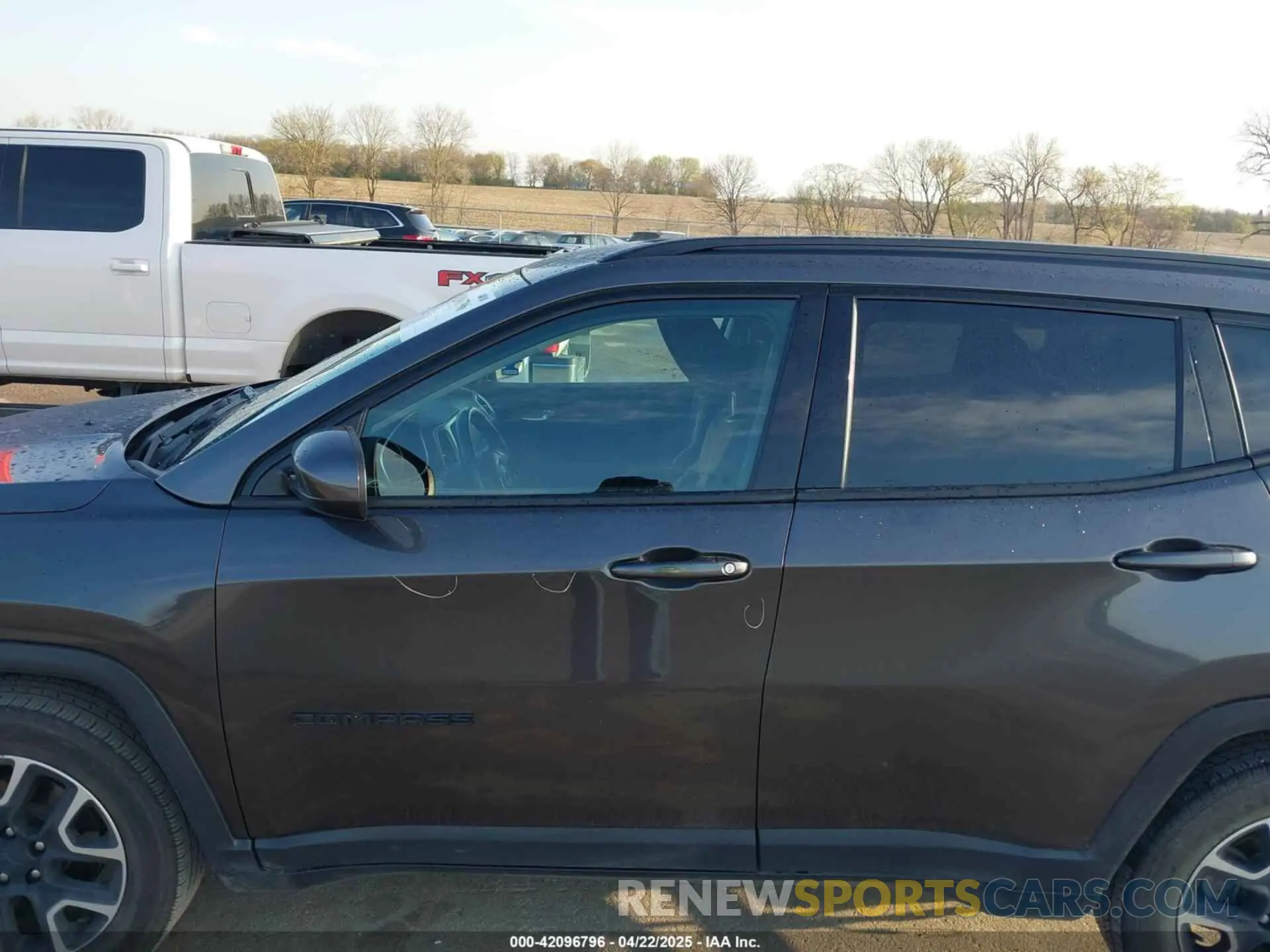 15 Photograph of a damaged car 3C4NJDAB3LT224171 JEEP COMPASS 2020