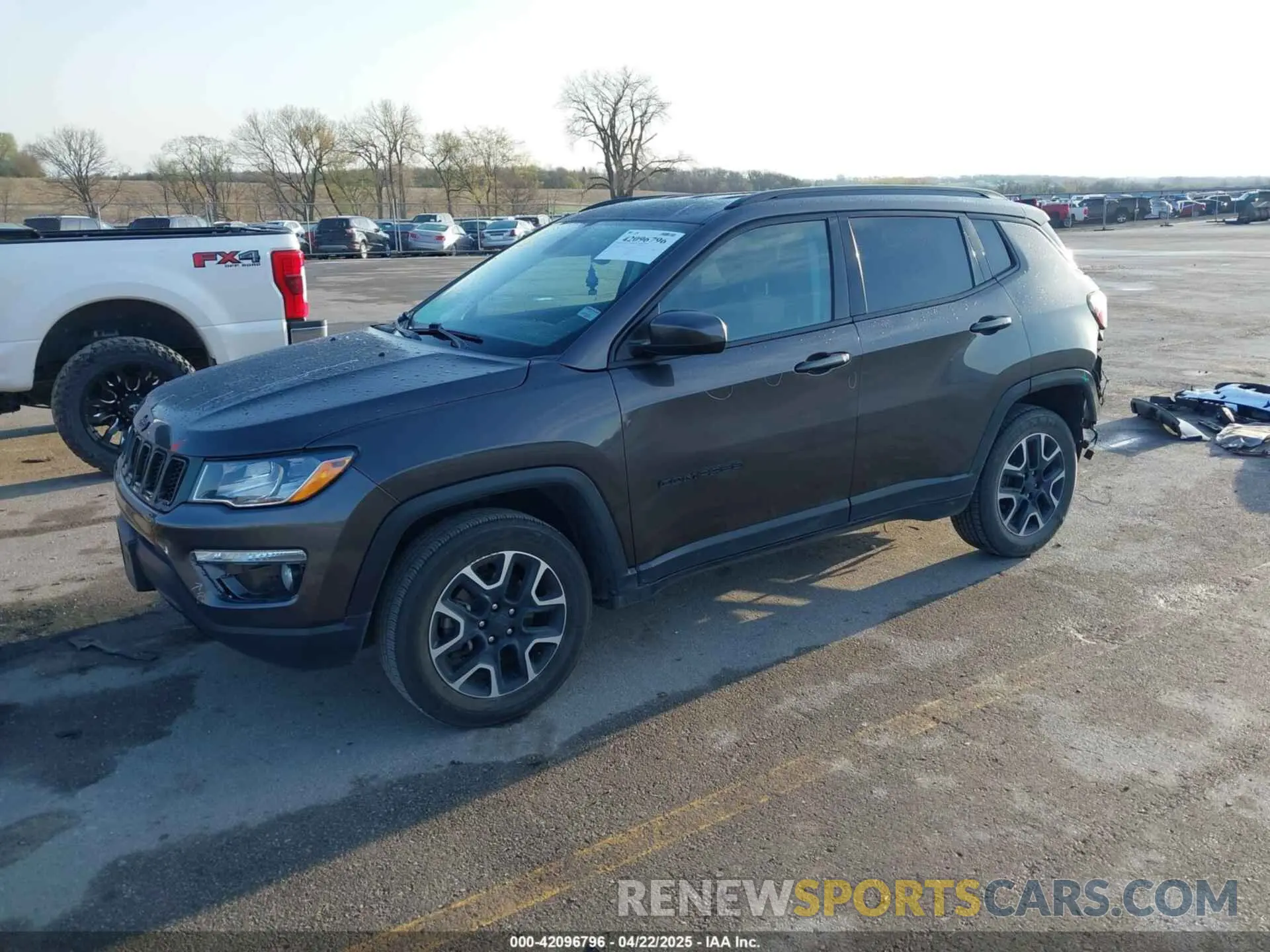 2 Photograph of a damaged car 3C4NJDAB3LT224171 JEEP COMPASS 2020