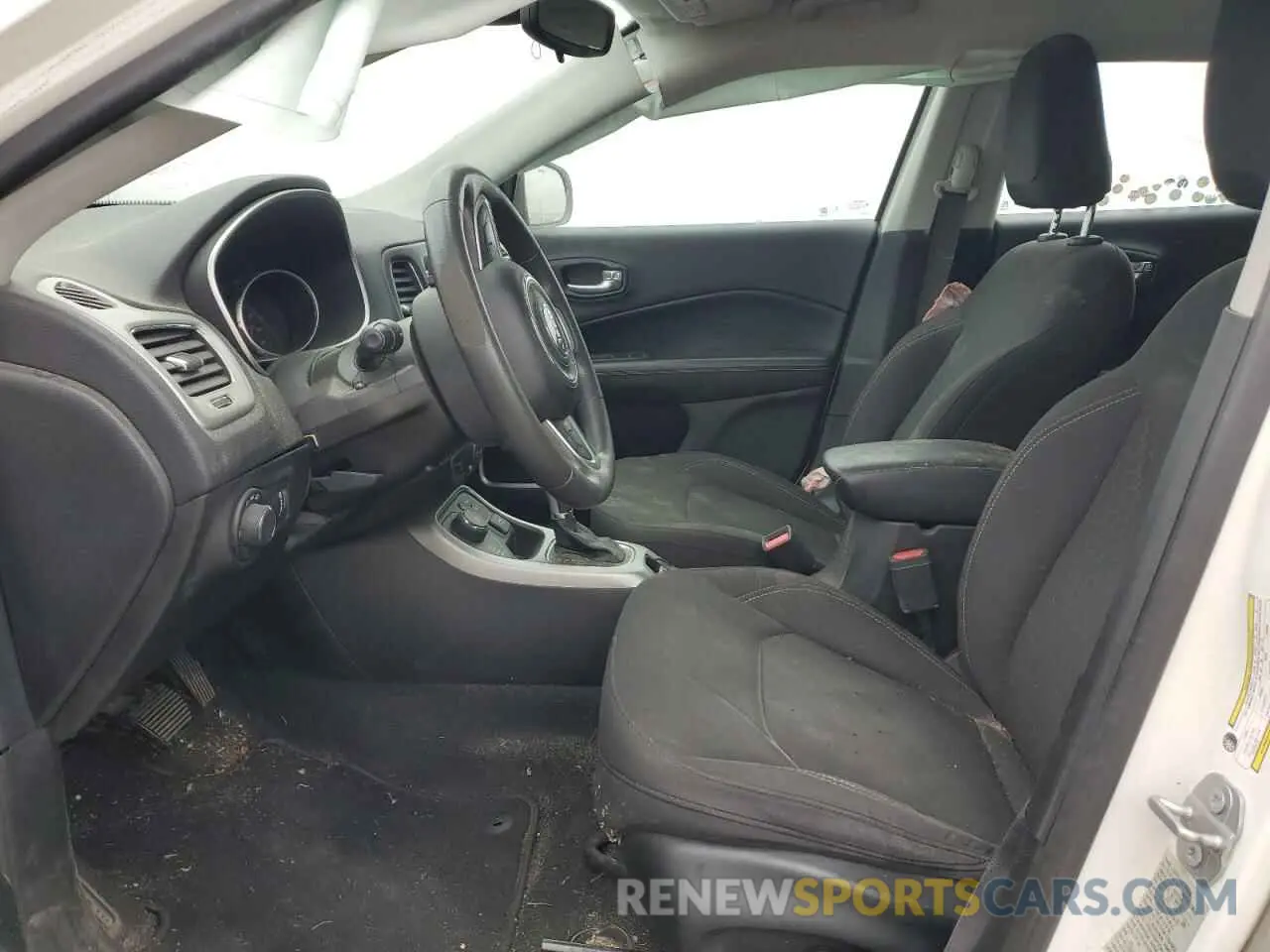 7 Photograph of a damaged car 3C4NJDAB4LT167012 JEEP COMPASS 2020