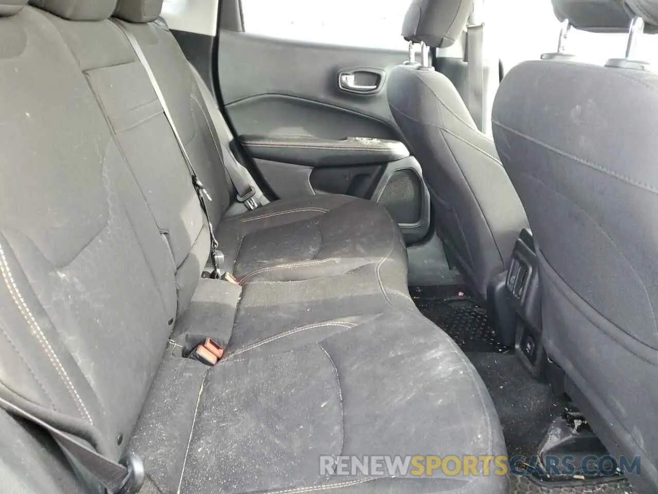 11 Photograph of a damaged car 3C4NJDAB6LT144069 JEEP COMPASS 2020