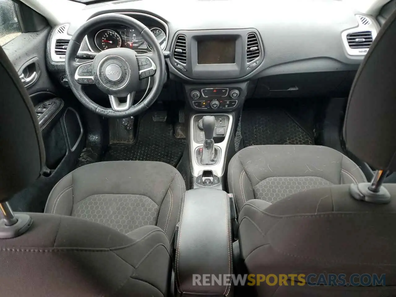 8 Photograph of a damaged car 3C4NJDAB8LT210072 JEEP COMPASS 2020