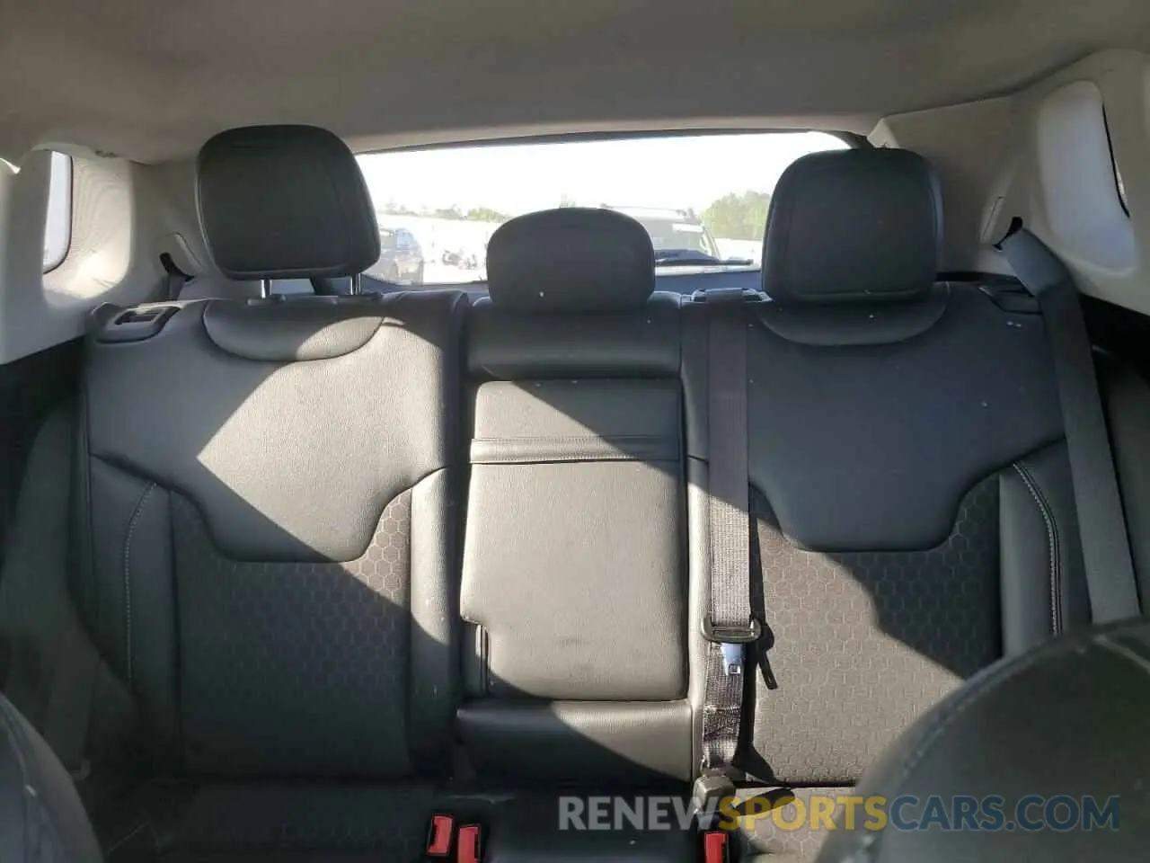 10 Photograph of a damaged car 3C4NJDBB0LT101376 JEEP COMPASS 2020