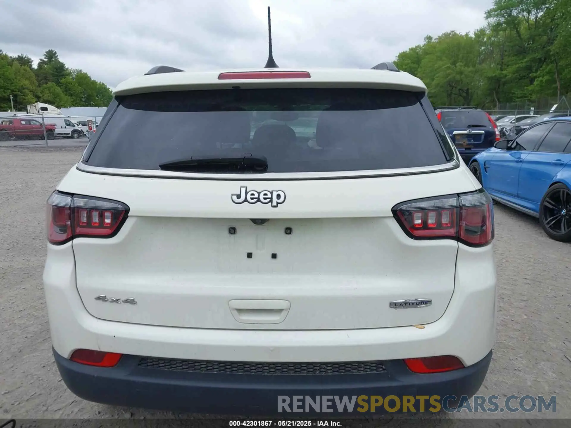 16 Photograph of a damaged car 3C4NJDBB0LT104648 JEEP COMPASS 2020