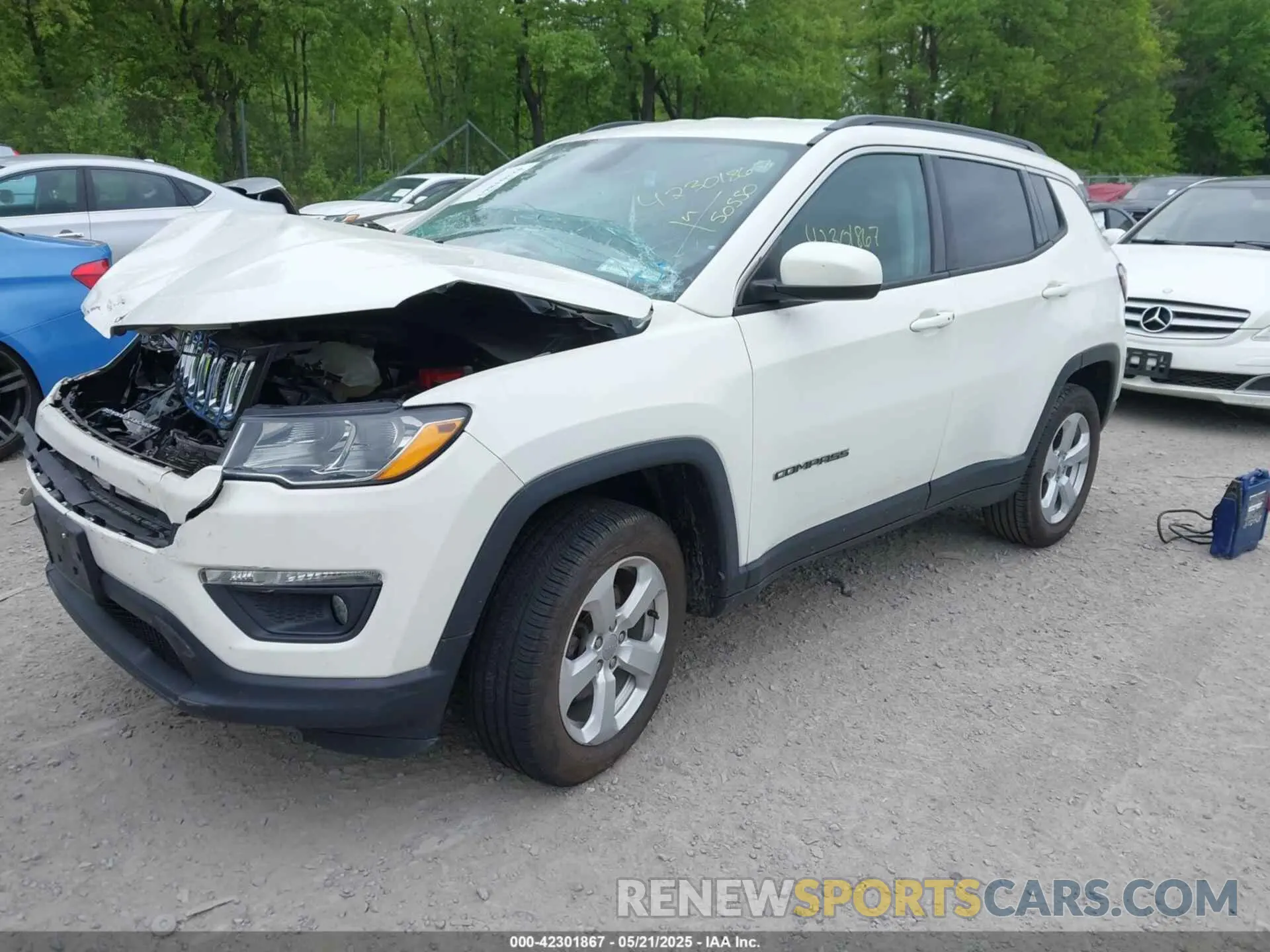 2 Photograph of a damaged car 3C4NJDBB0LT104648 JEEP COMPASS 2020