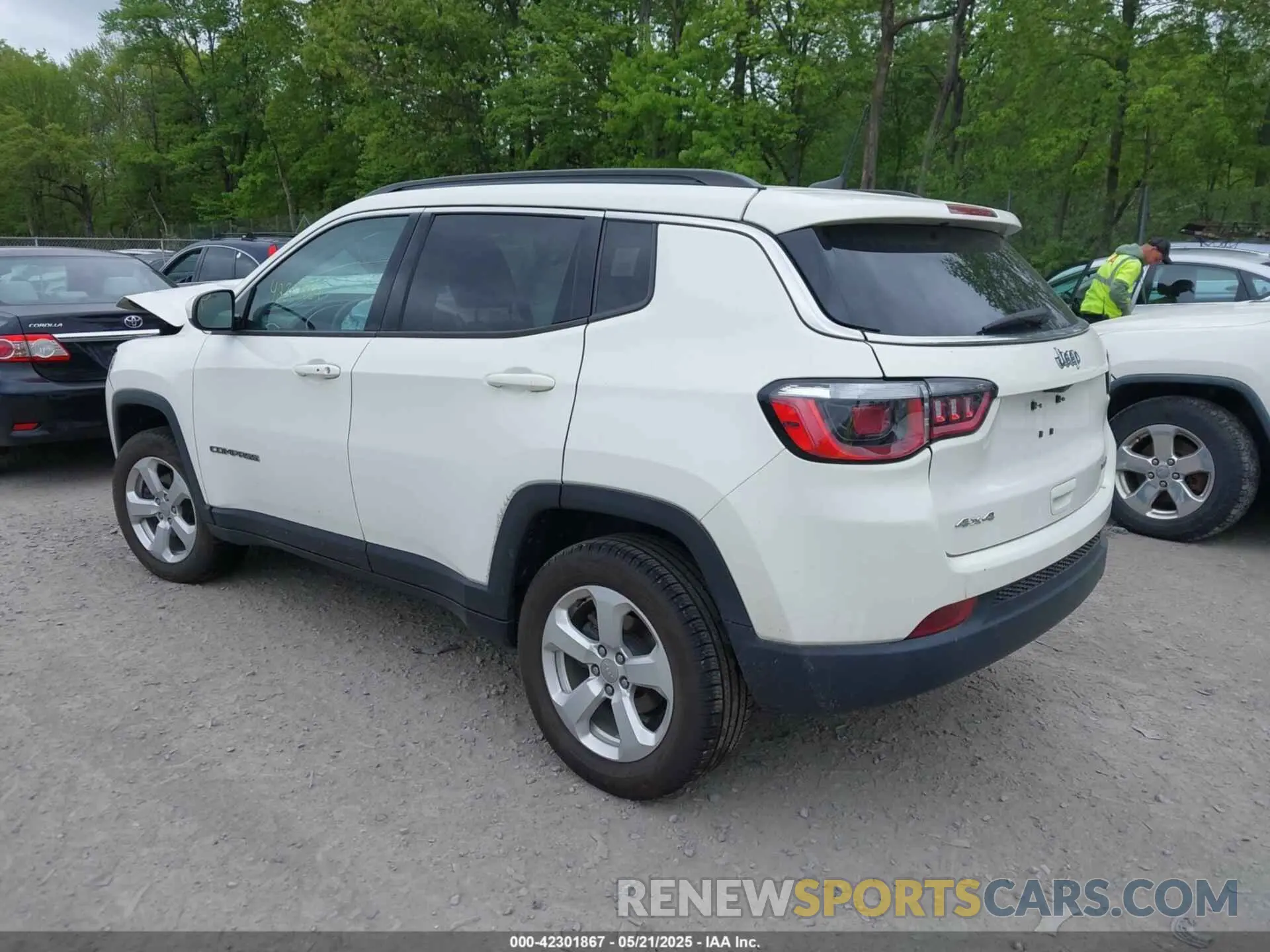 3 Photograph of a damaged car 3C4NJDBB0LT104648 JEEP COMPASS 2020