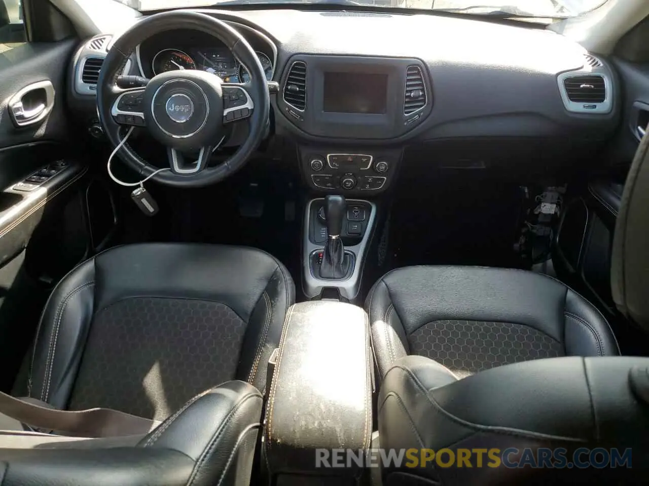8 Photograph of a damaged car 3C4NJDBB0LT108943 JEEP COMPASS 2020