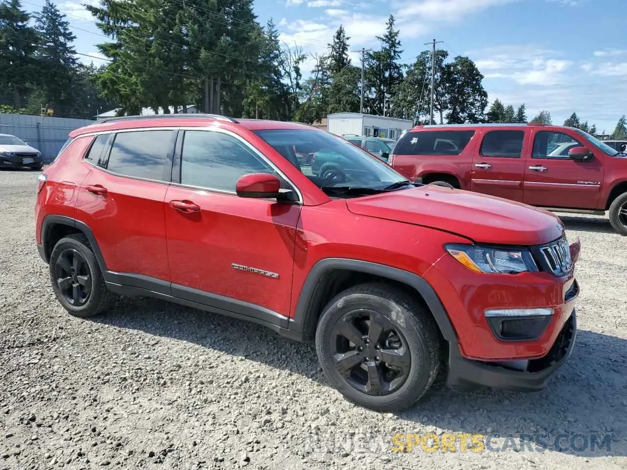 4 Photograph of a damaged car 3C4NJDBB0LT117108 JEEP COMPASS 2020