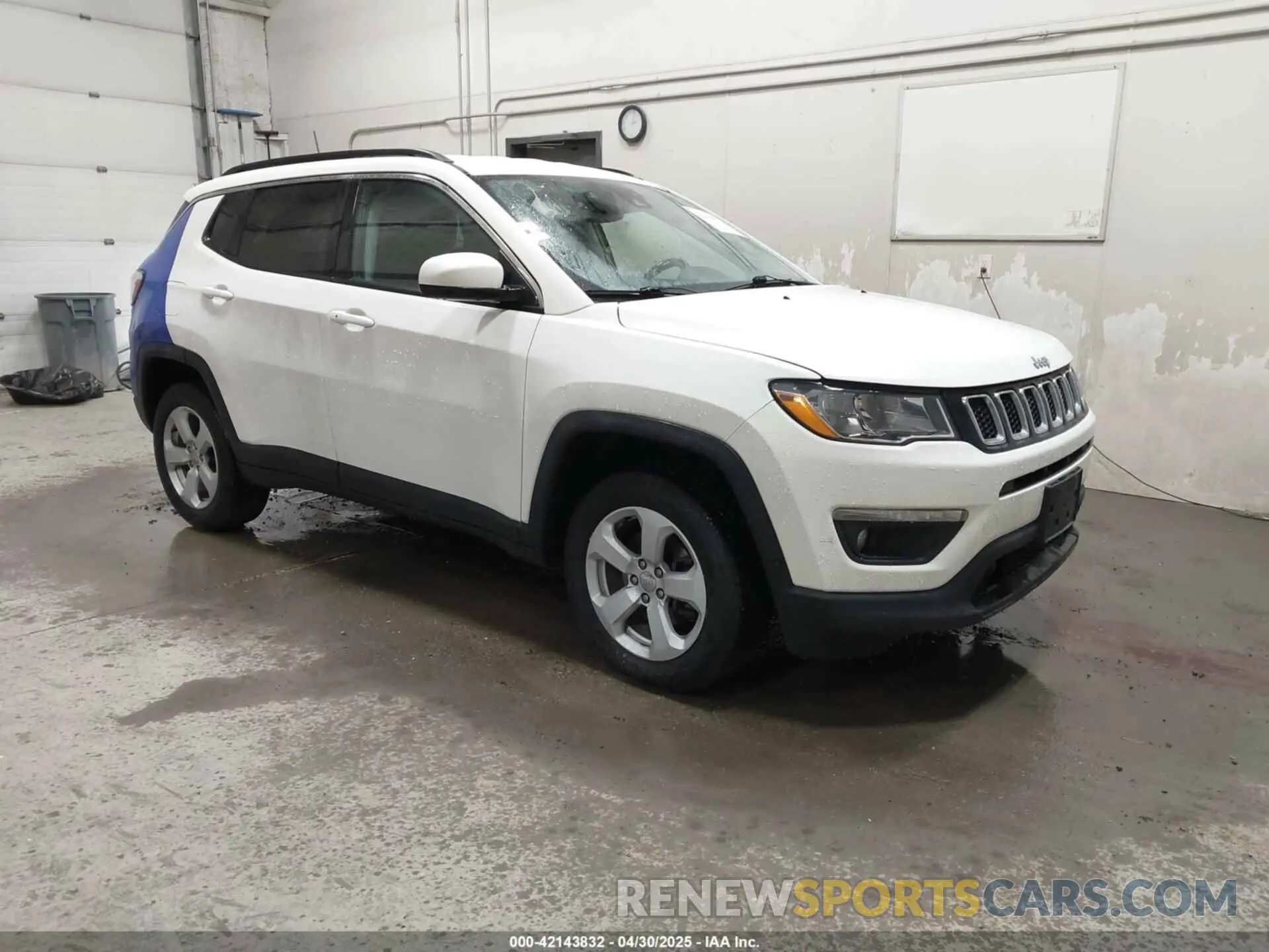 1 Photograph of a damaged car 3C4NJDBB0LT192598 JEEP COMPASS 2020