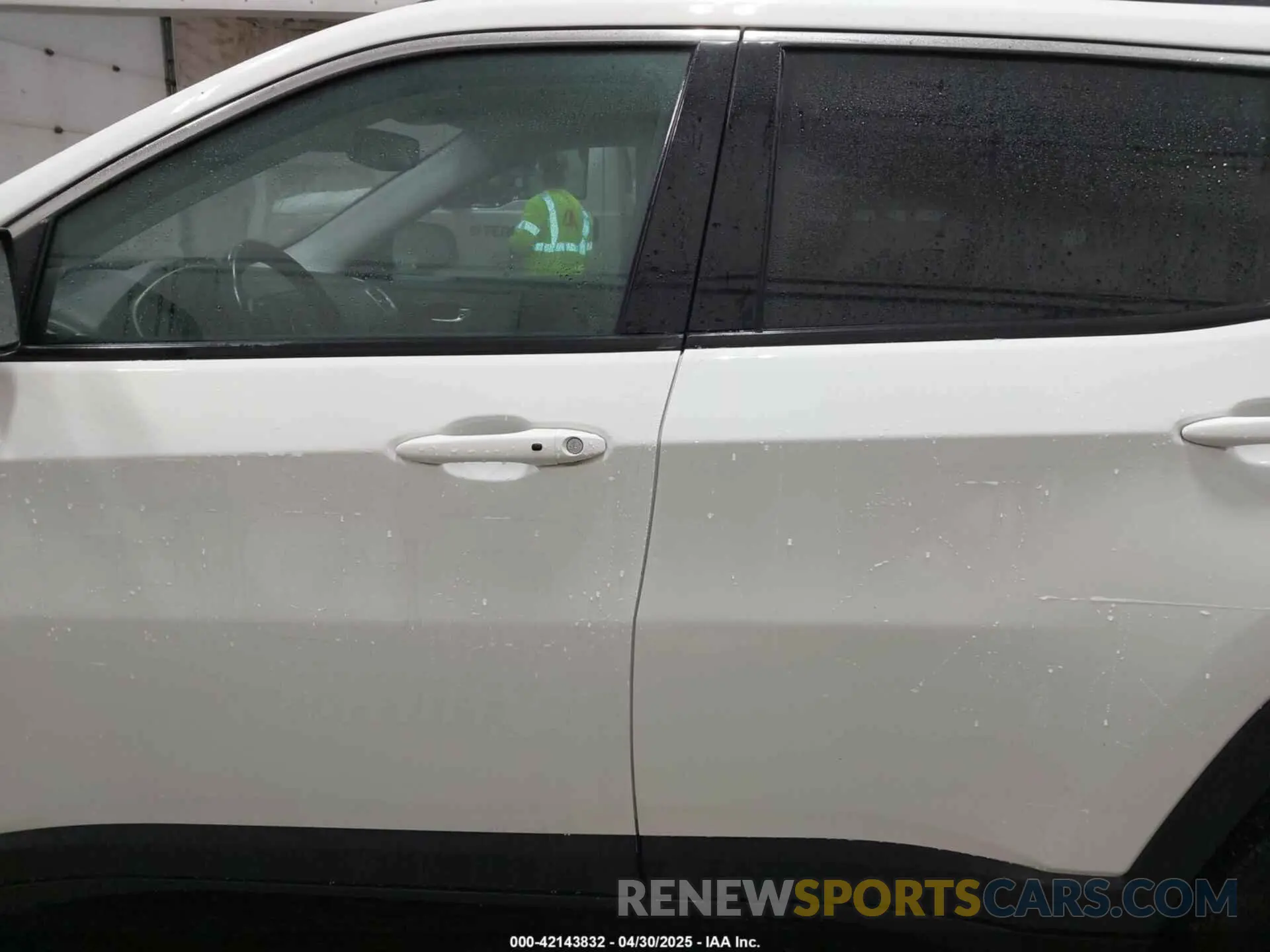 14 Photograph of a damaged car 3C4NJDBB0LT192598 JEEP COMPASS 2020