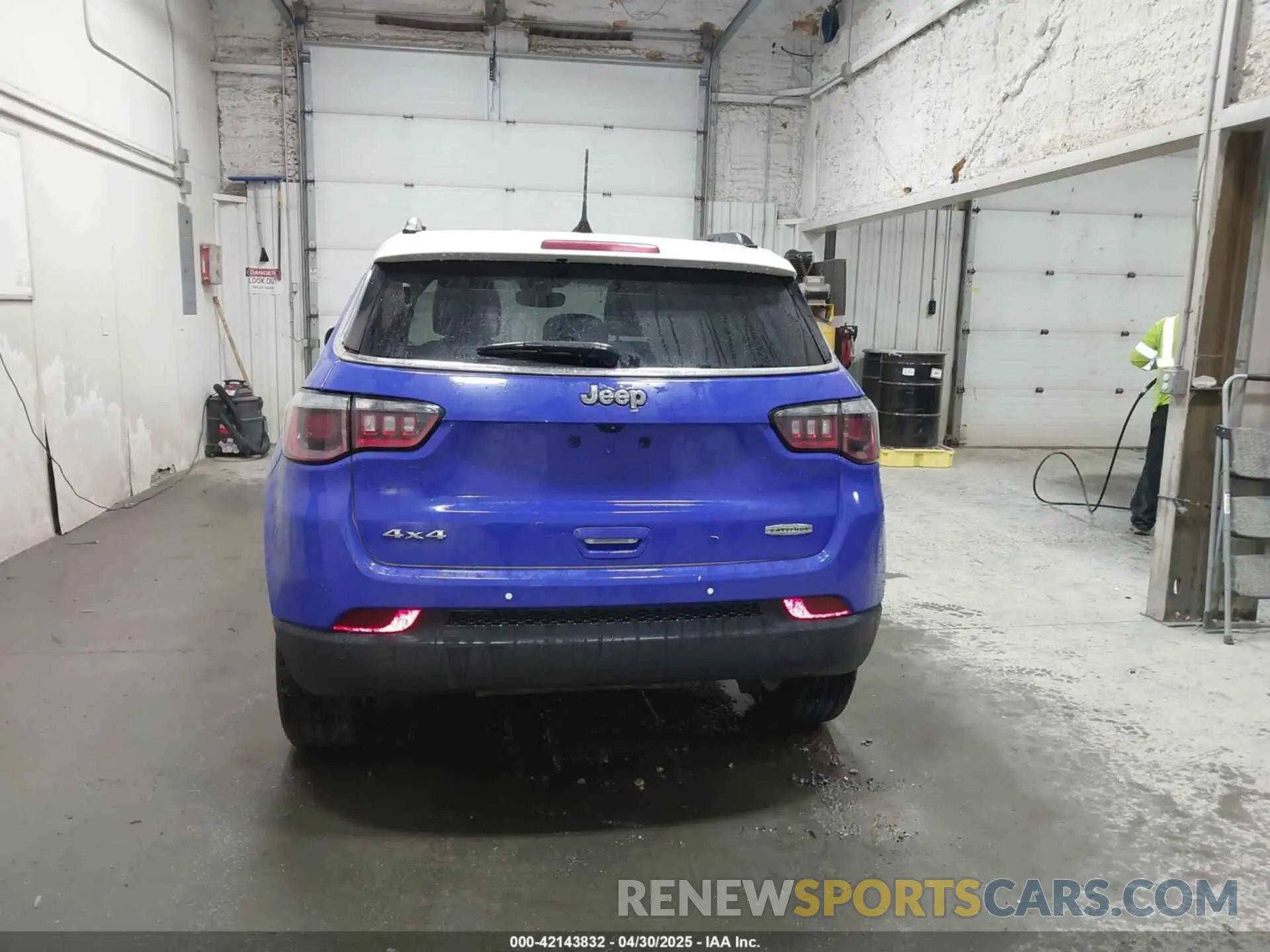 16 Photograph of a damaged car 3C4NJDBB0LT192598 JEEP COMPASS 2020