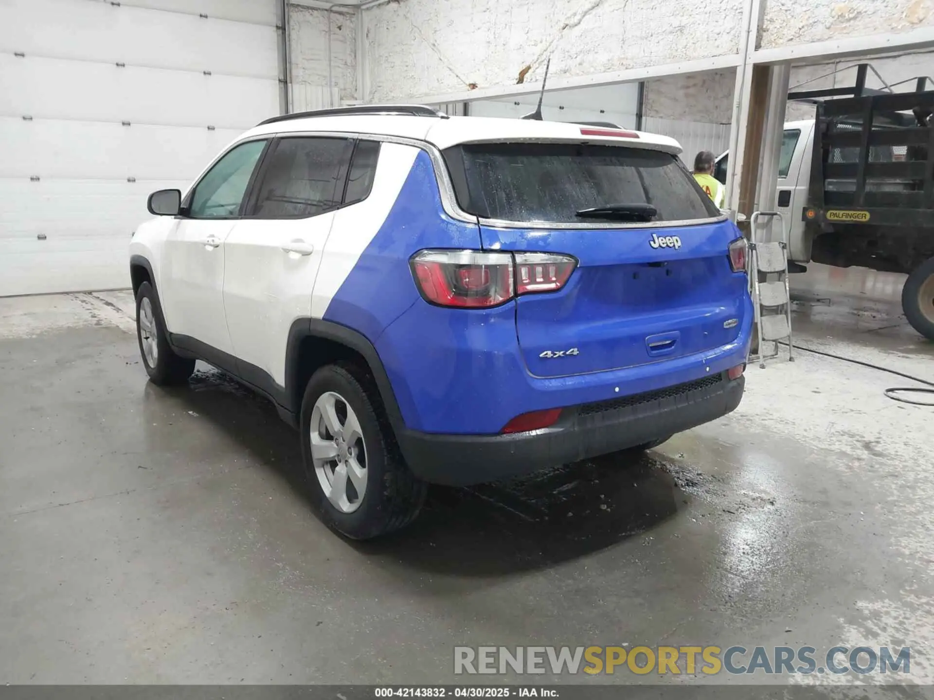3 Photograph of a damaged car 3C4NJDBB0LT192598 JEEP COMPASS 2020