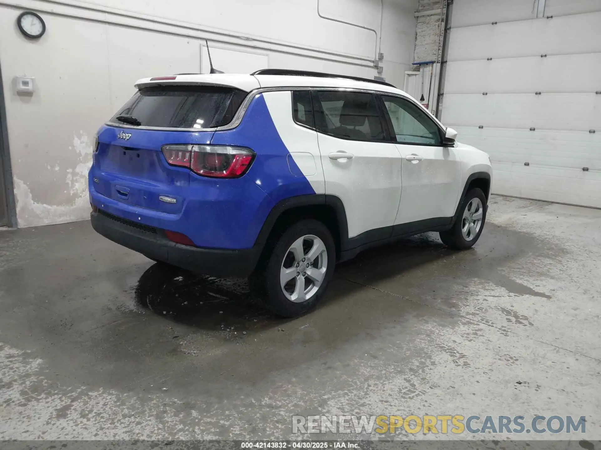 4 Photograph of a damaged car 3C4NJDBB0LT192598 JEEP COMPASS 2020