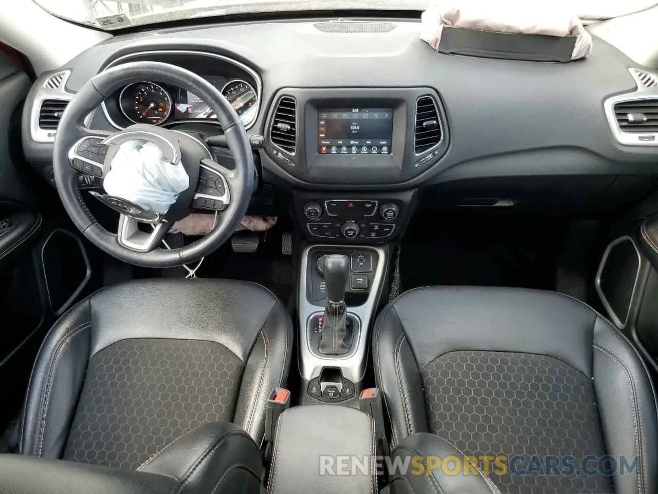 8 Photograph of a damaged car 3C4NJDBB1LT129848 JEEP COMPASS 2020