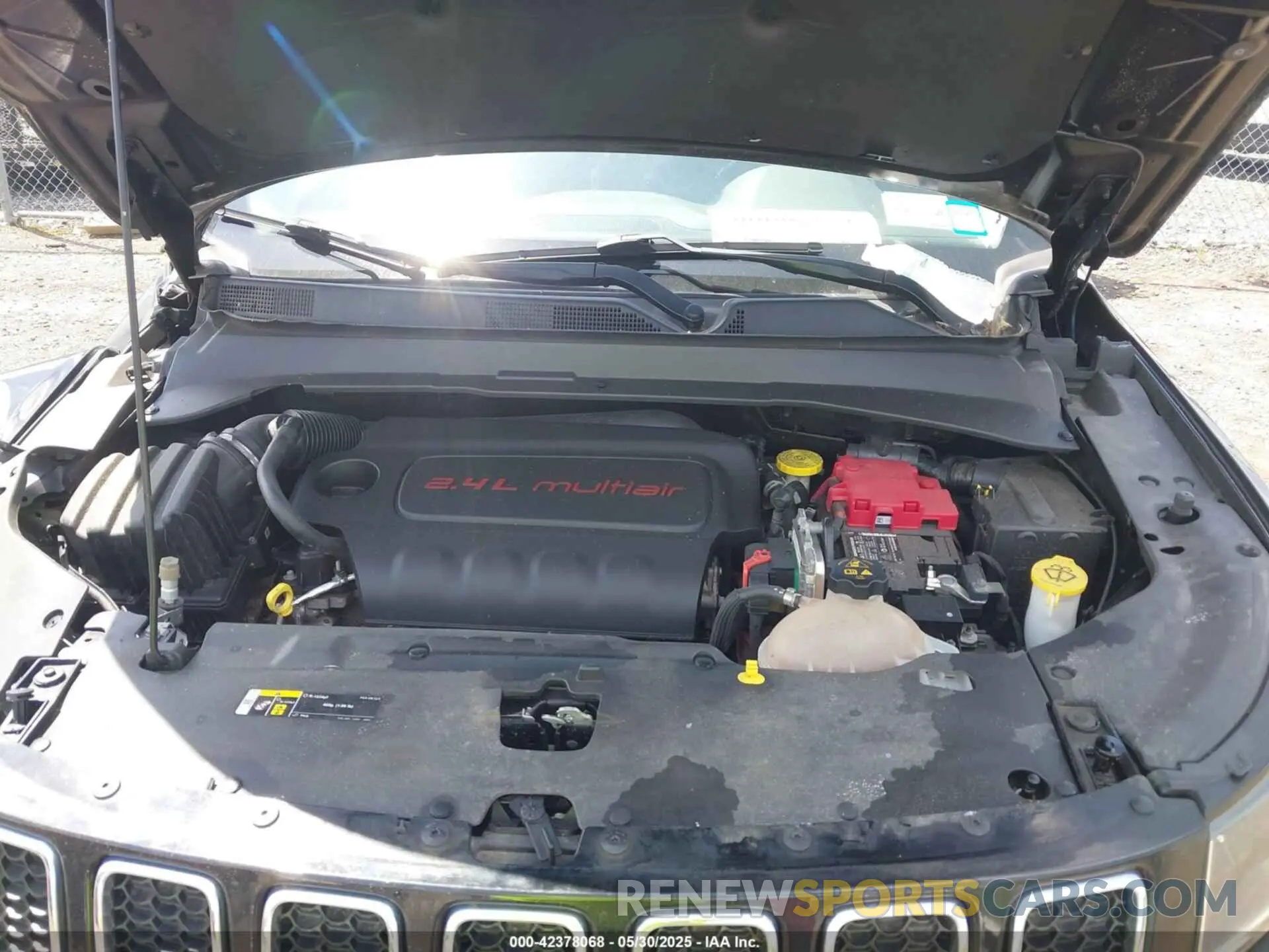 10 Photograph of a damaged car 3C4NJDBB1LT133043 JEEP COMPASS 2020