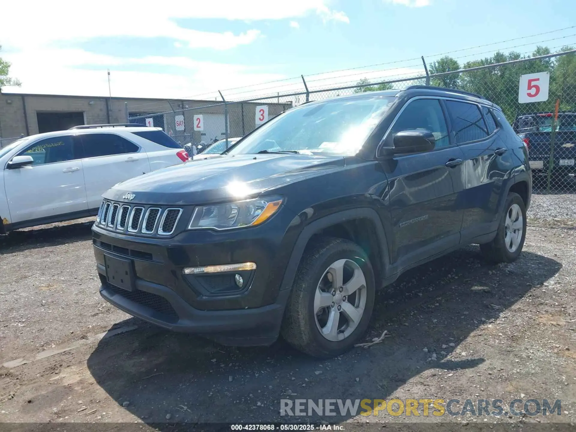 2 Photograph of a damaged car 3C4NJDBB1LT133043 JEEP COMPASS 2020