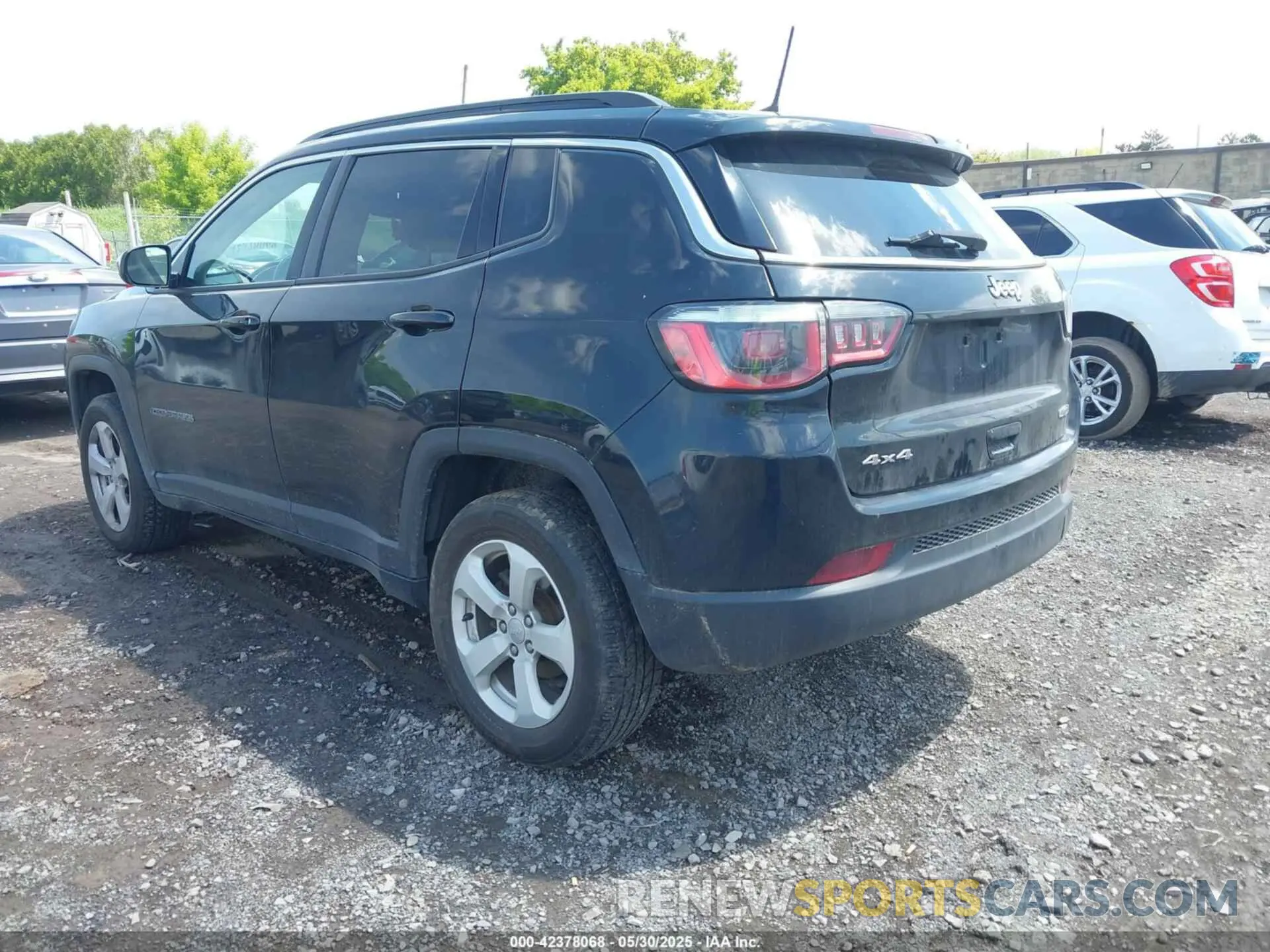 3 Photograph of a damaged car 3C4NJDBB1LT133043 JEEP COMPASS 2020