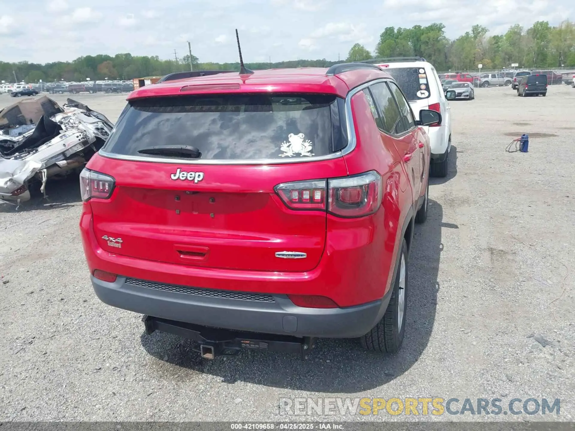 16 Photograph of a damaged car 3C4NJDBB1LT135570 JEEP COMPASS 2020