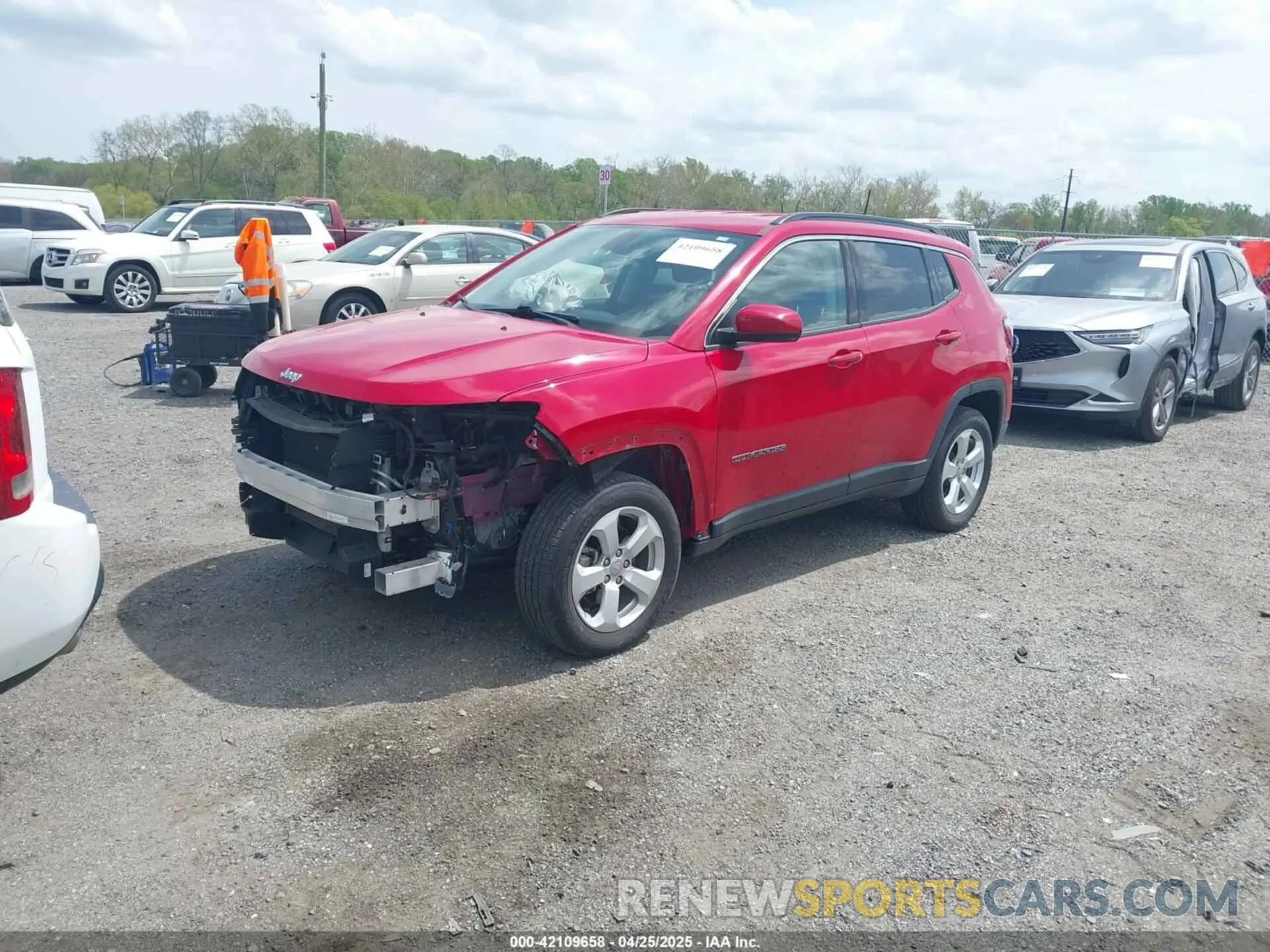 2 Photograph of a damaged car 3C4NJDBB1LT135570 JEEP COMPASS 2020