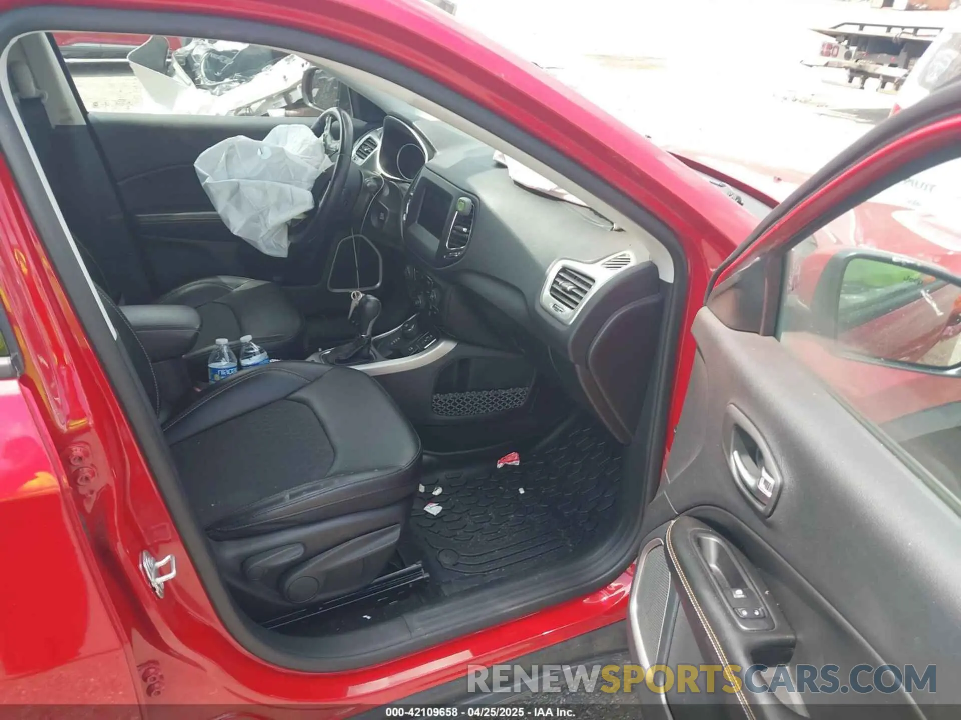 5 Photograph of a damaged car 3C4NJDBB1LT135570 JEEP COMPASS 2020
