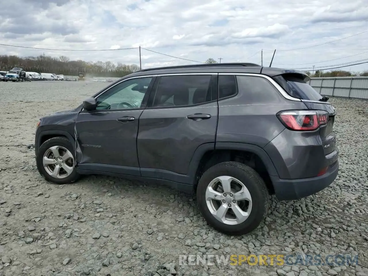 2 Photograph of a damaged car 3C4NJDBB1LT205116 JEEP COMPASS 2020