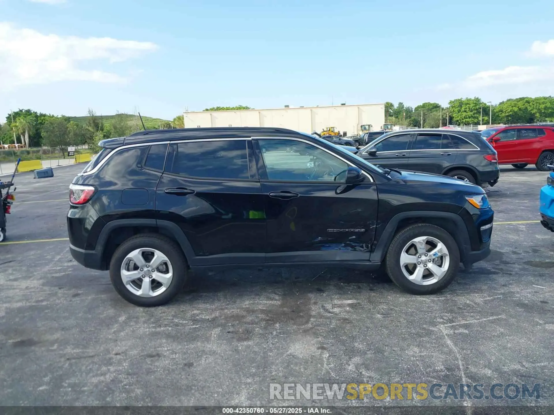 13 Photograph of a damaged car 3C4NJDBB1LT244000 JEEP COMPASS 2020