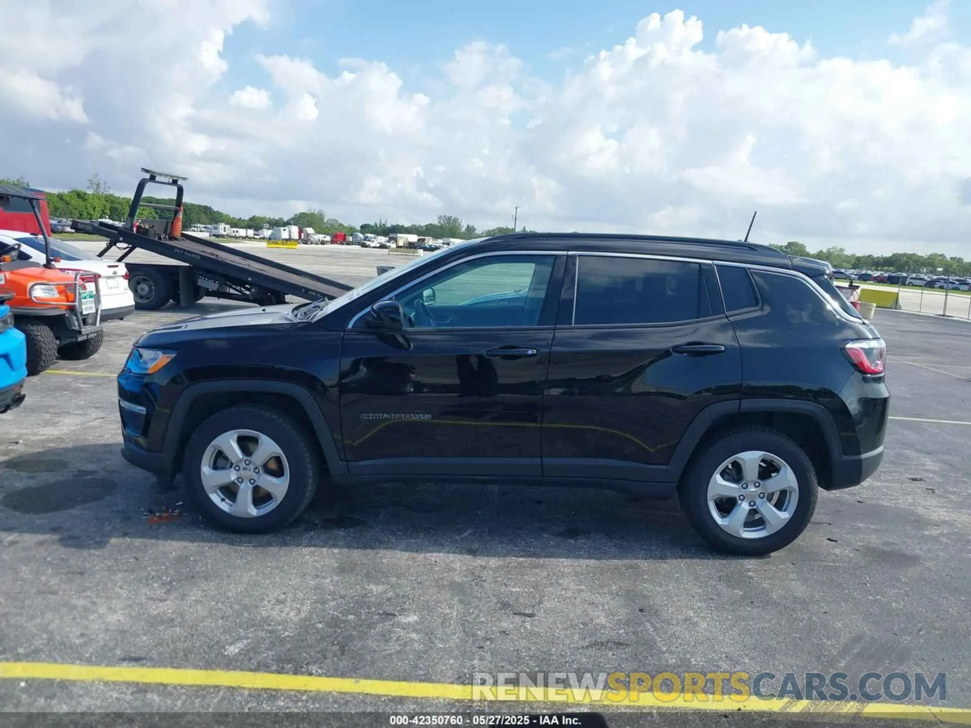 14 Photograph of a damaged car 3C4NJDBB1LT244000 JEEP COMPASS 2020