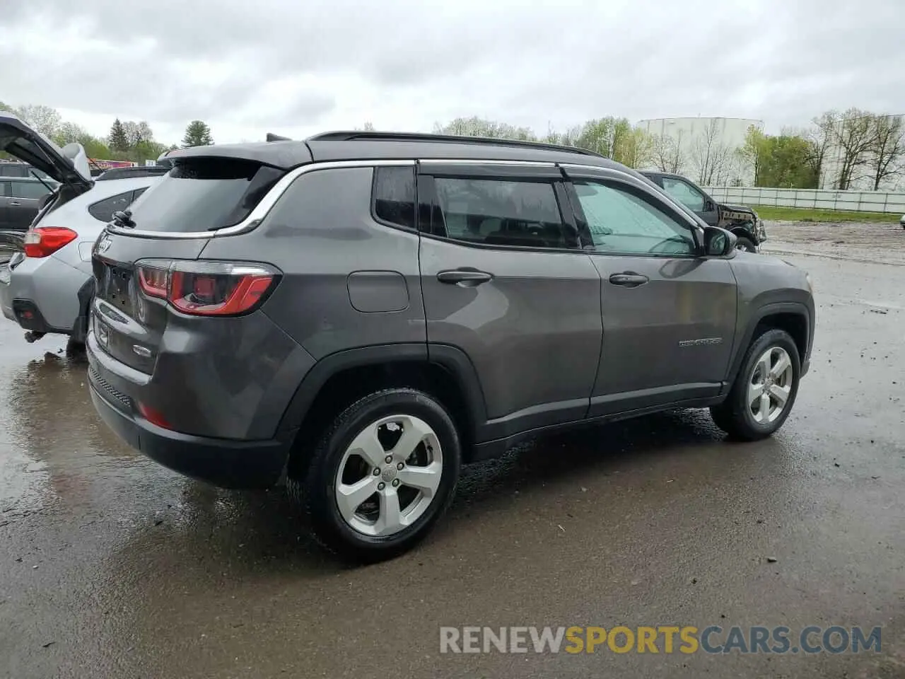 3 Photograph of a damaged car 3C4NJDBB2LT104702 JEEP COMPASS 2020
