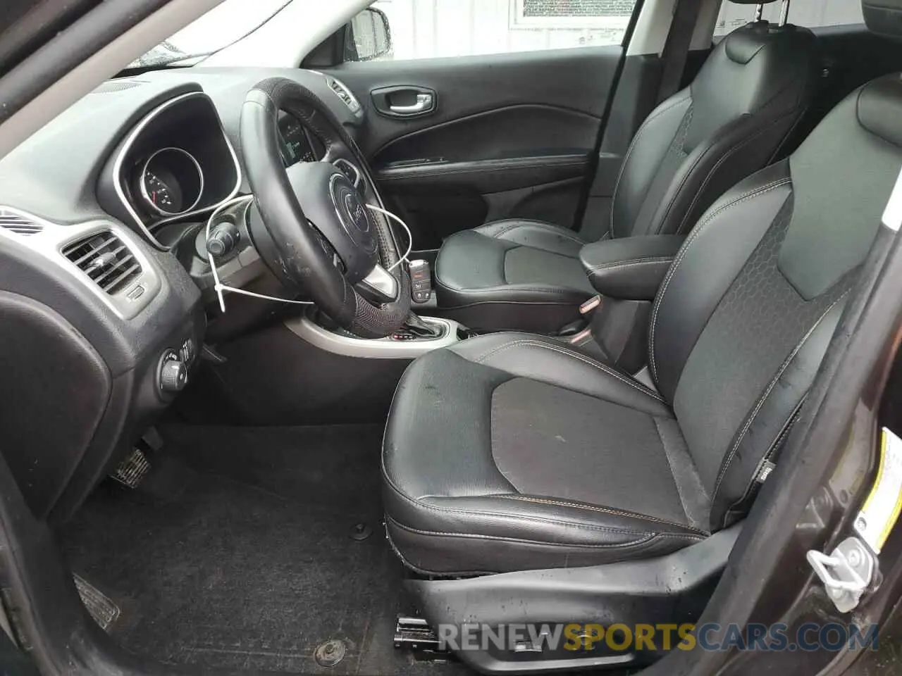 7 Photograph of a damaged car 3C4NJDBB2LT104702 JEEP COMPASS 2020