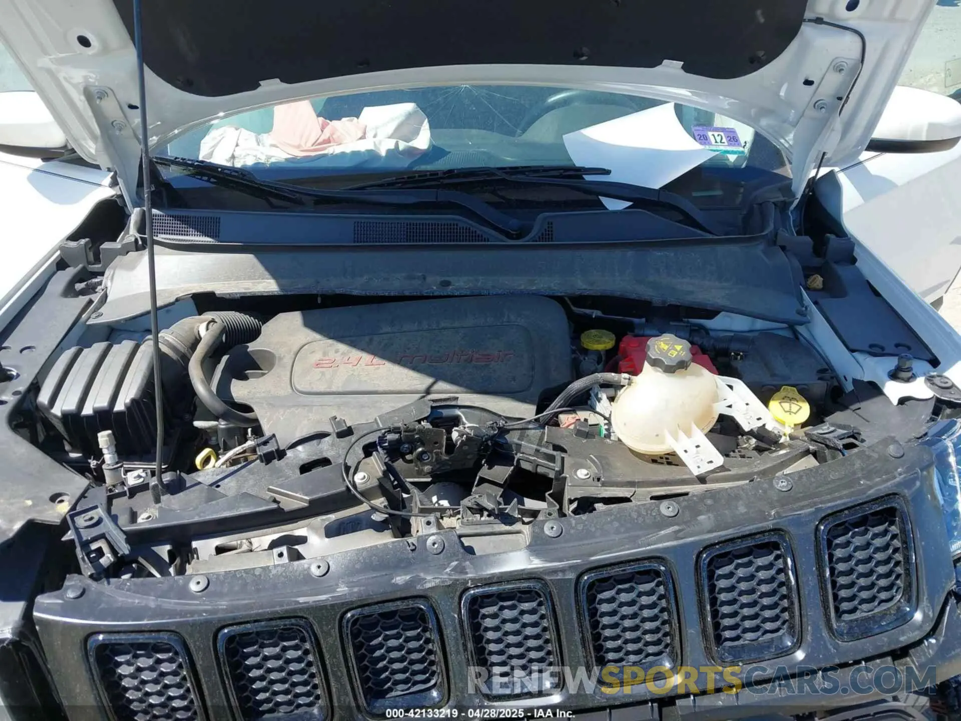 10 Photograph of a damaged car 3C4NJDBB2LT131916 JEEP COMPASS 2020
