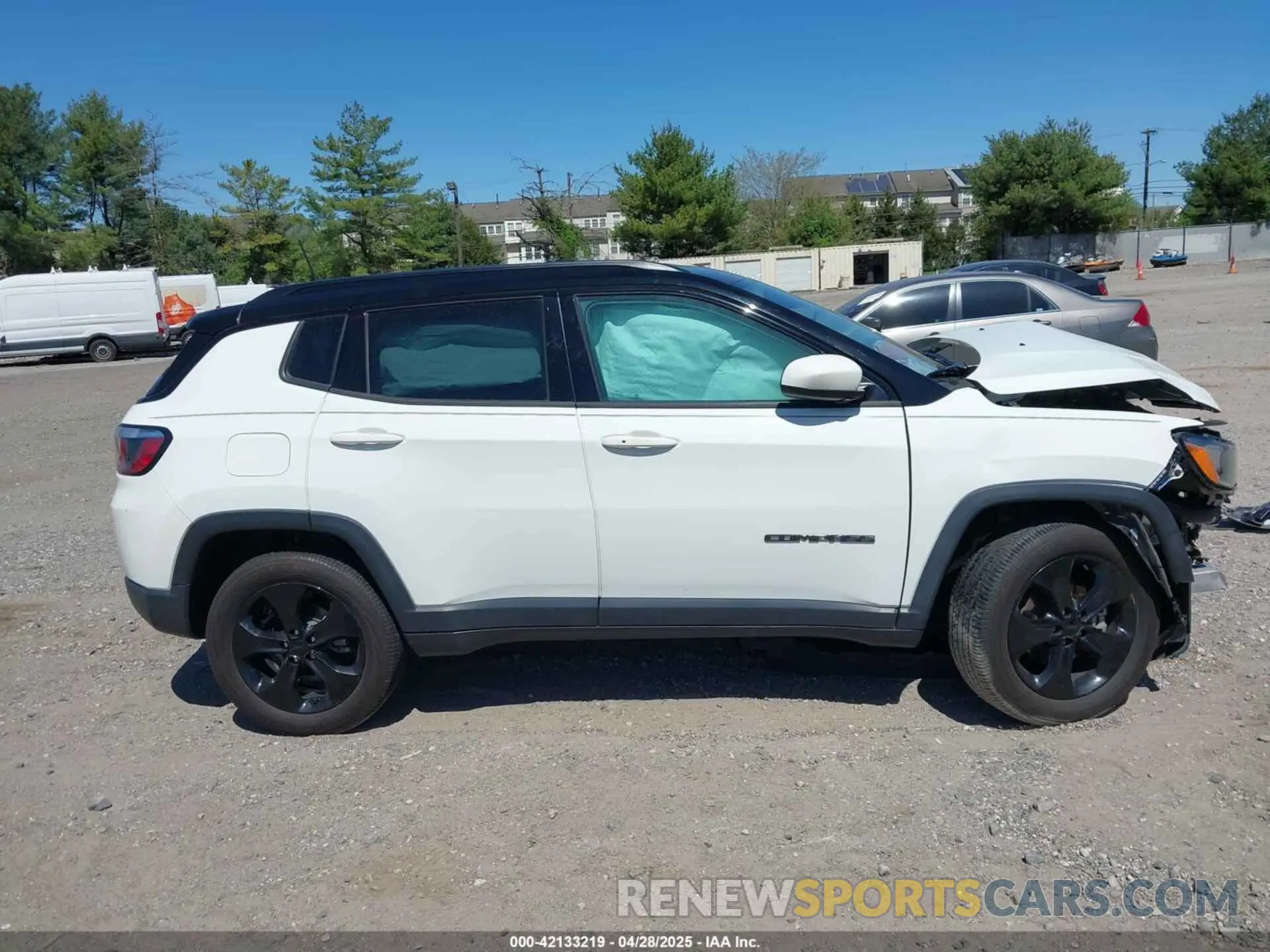 13 Photograph of a damaged car 3C4NJDBB2LT131916 JEEP COMPASS 2020