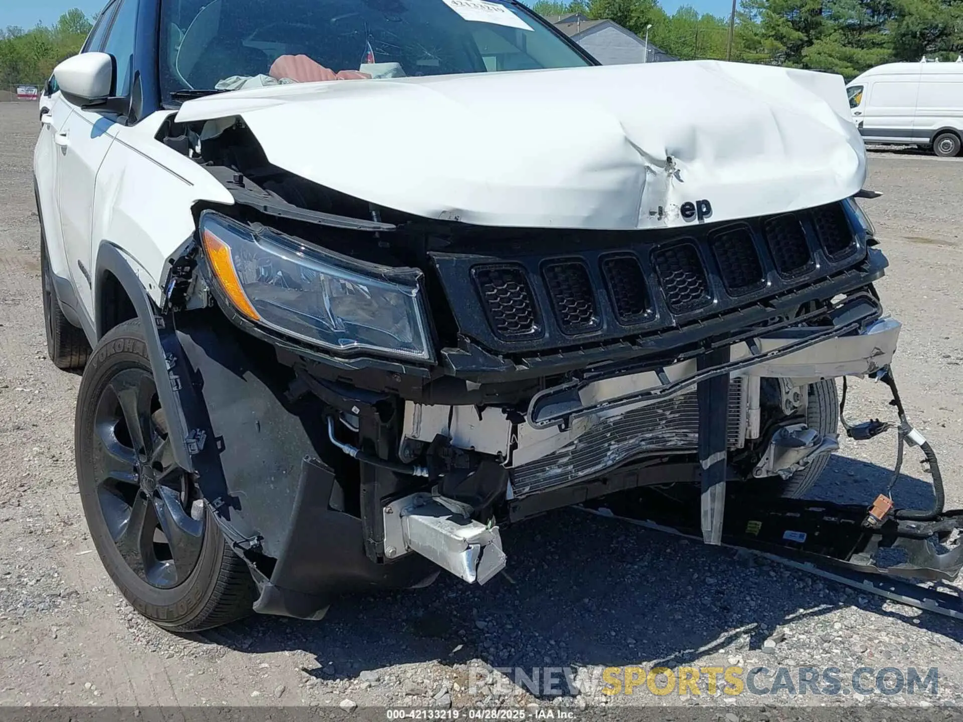 6 Photograph of a damaged car 3C4NJDBB2LT131916 JEEP COMPASS 2020