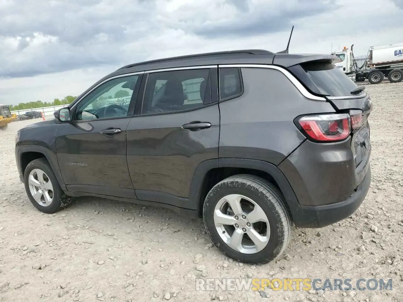 2 Photograph of a damaged car 3C4NJDBB2LT134346 JEEP COMPASS 2020