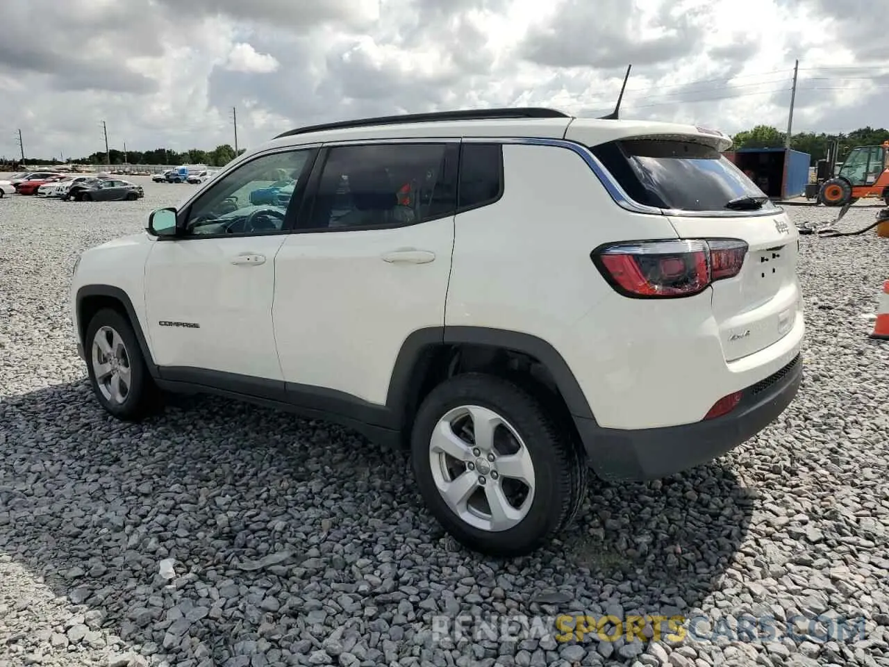 2 Photograph of a damaged car 3C4NJDBB2LT219705 JEEP COMPASS 2020