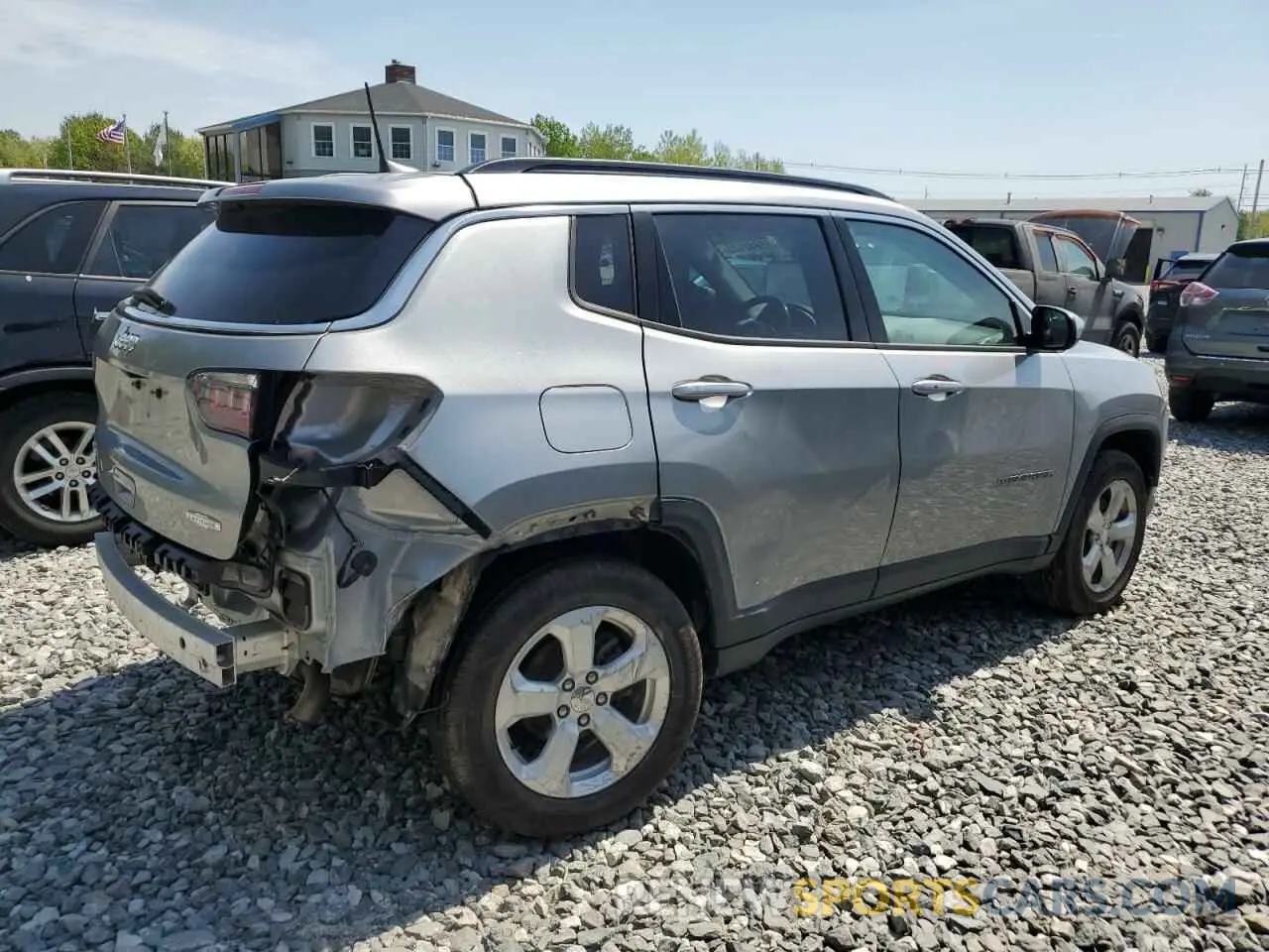 3 Photograph of a damaged car 3C4NJDBB3LT100870 JEEP COMPASS 2020