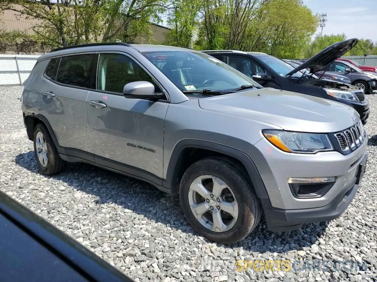 4 Photograph of a damaged car 3C4NJDBB3LT100870 JEEP COMPASS 2020