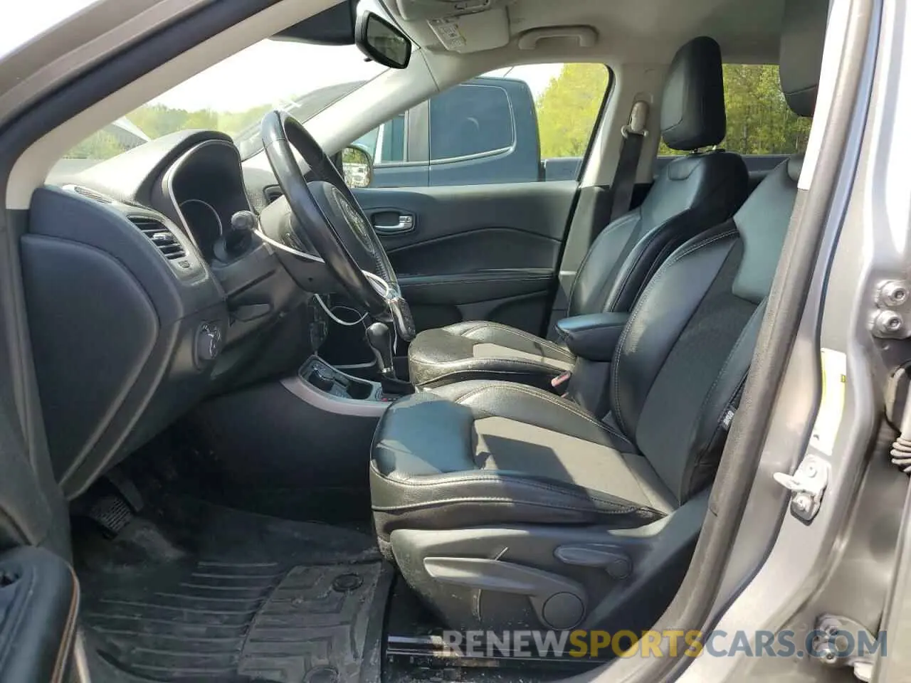7 Photograph of a damaged car 3C4NJDBB3LT100870 JEEP COMPASS 2020