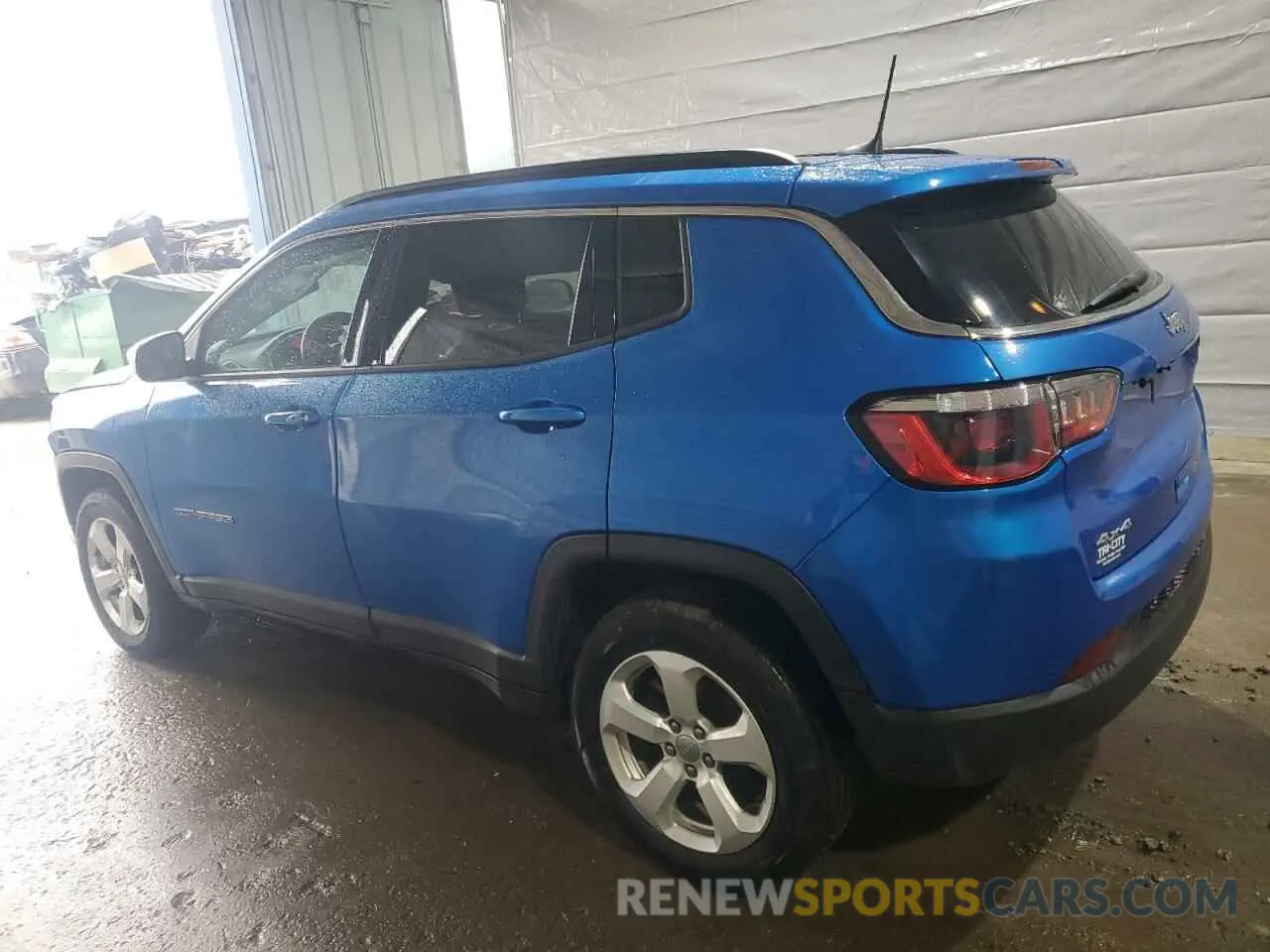 2 Photograph of a damaged car 3C4NJDBB3LT115739 JEEP COMPASS 2020