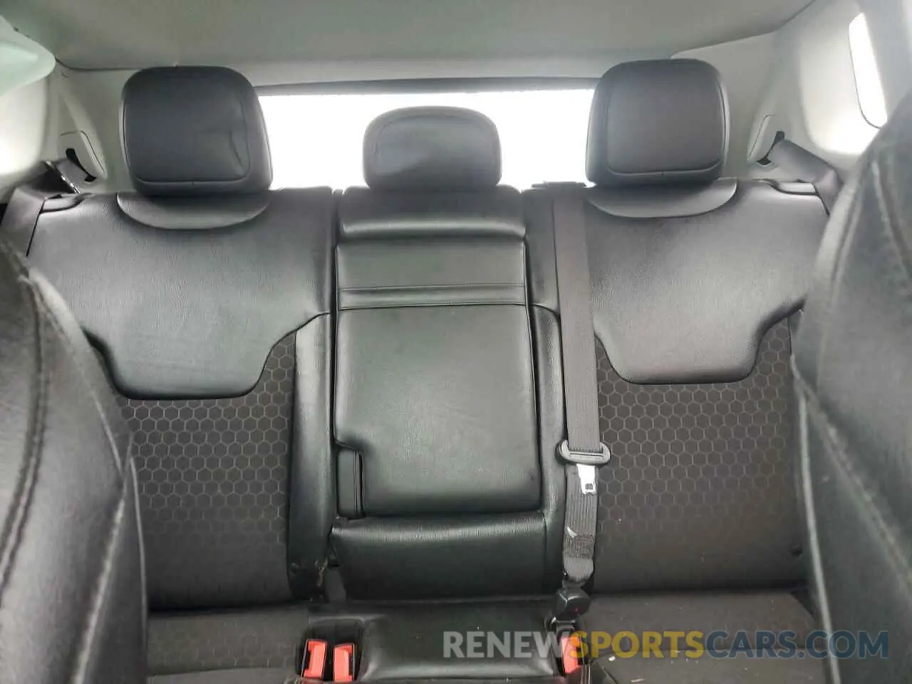 10 Photograph of a damaged car 3C4NJDBB3LT138633 JEEP COMPASS 2020