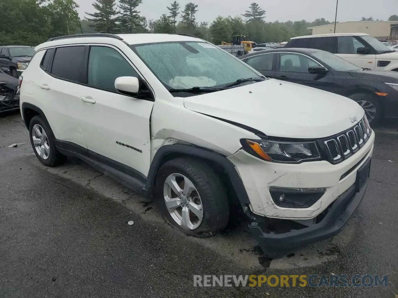 4 Photograph of a damaged car 3C4NJDBB3LT138633 JEEP COMPASS 2020