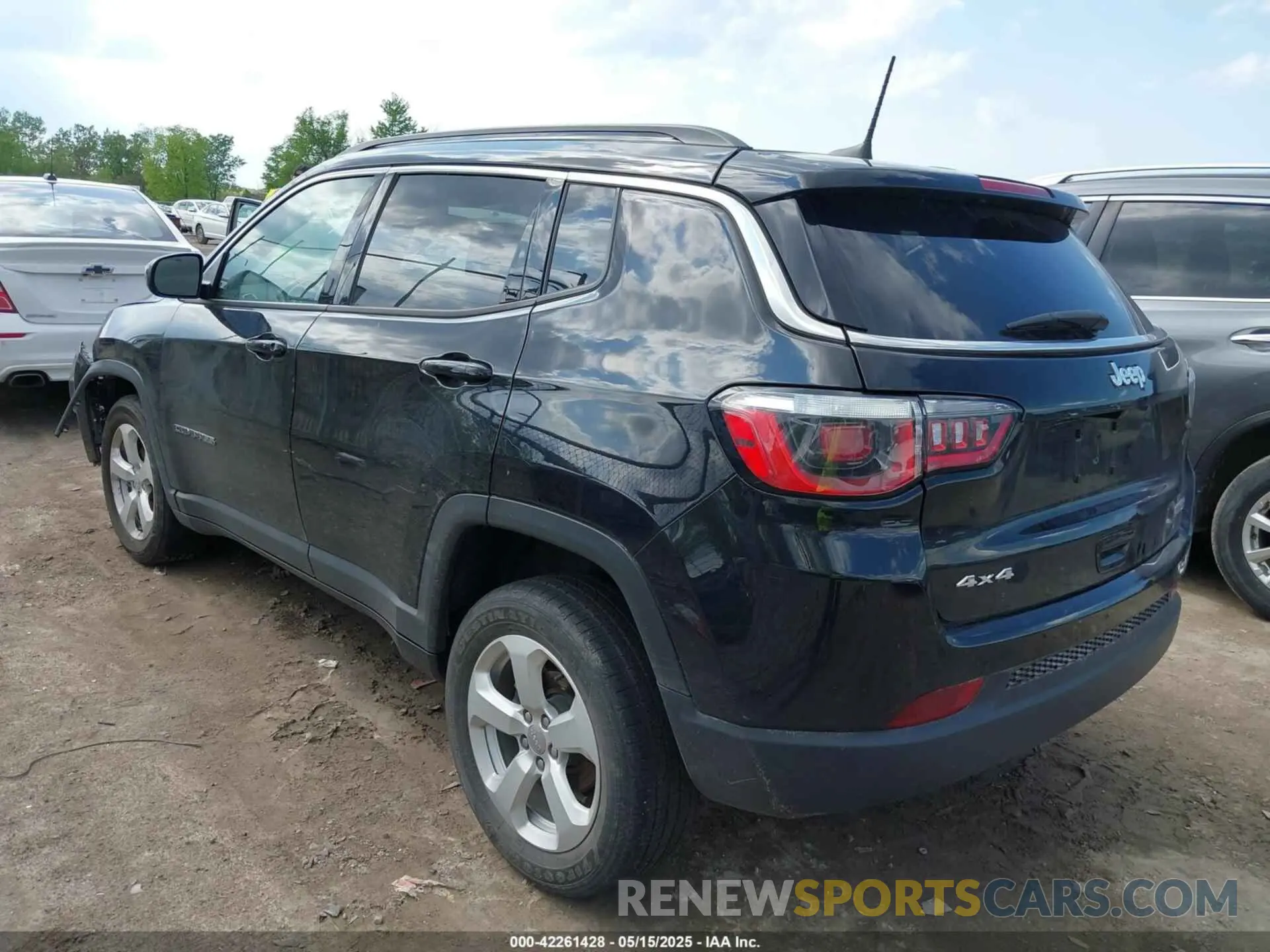 3 Photograph of a damaged car 3C4NJDBB4LT167980 JEEP COMPASS 2020