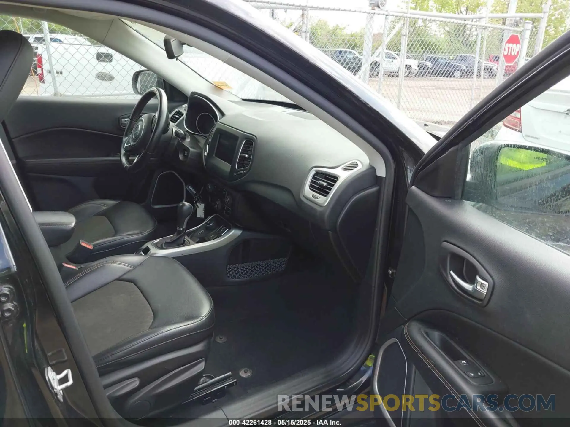 5 Photograph of a damaged car 3C4NJDBB4LT167980 JEEP COMPASS 2020