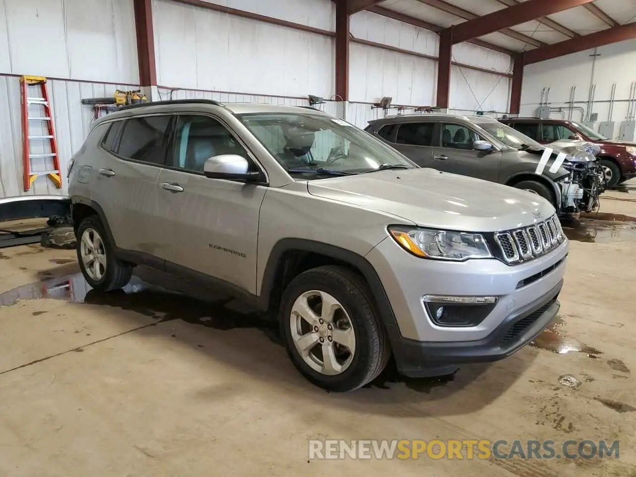 4 Photograph of a damaged car 3C4NJDBB5LT112258 JEEP COMPASS 2020