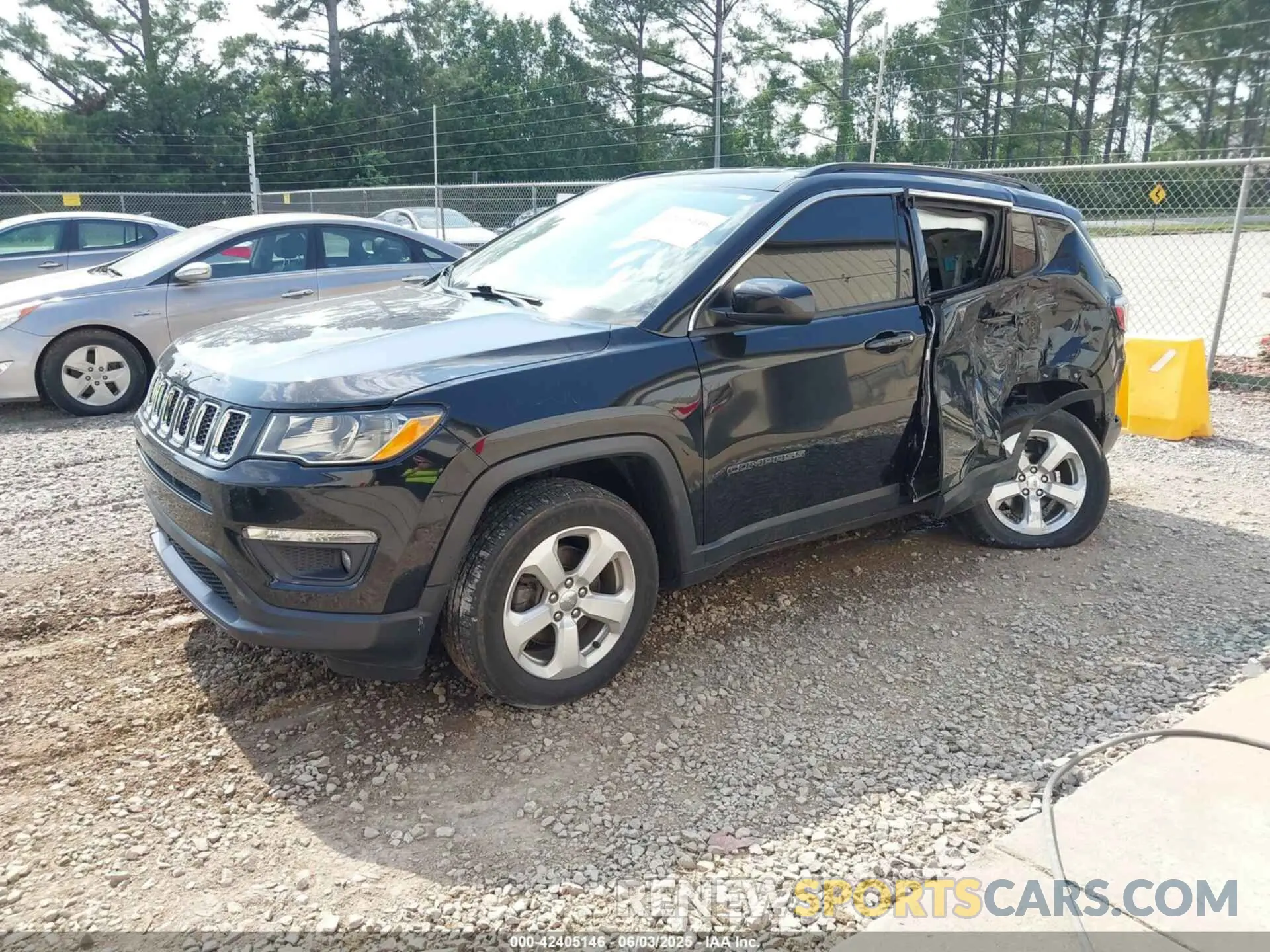 2 Photograph of a damaged car 3C4NJDBB5LT130257 JEEP COMPASS 2020