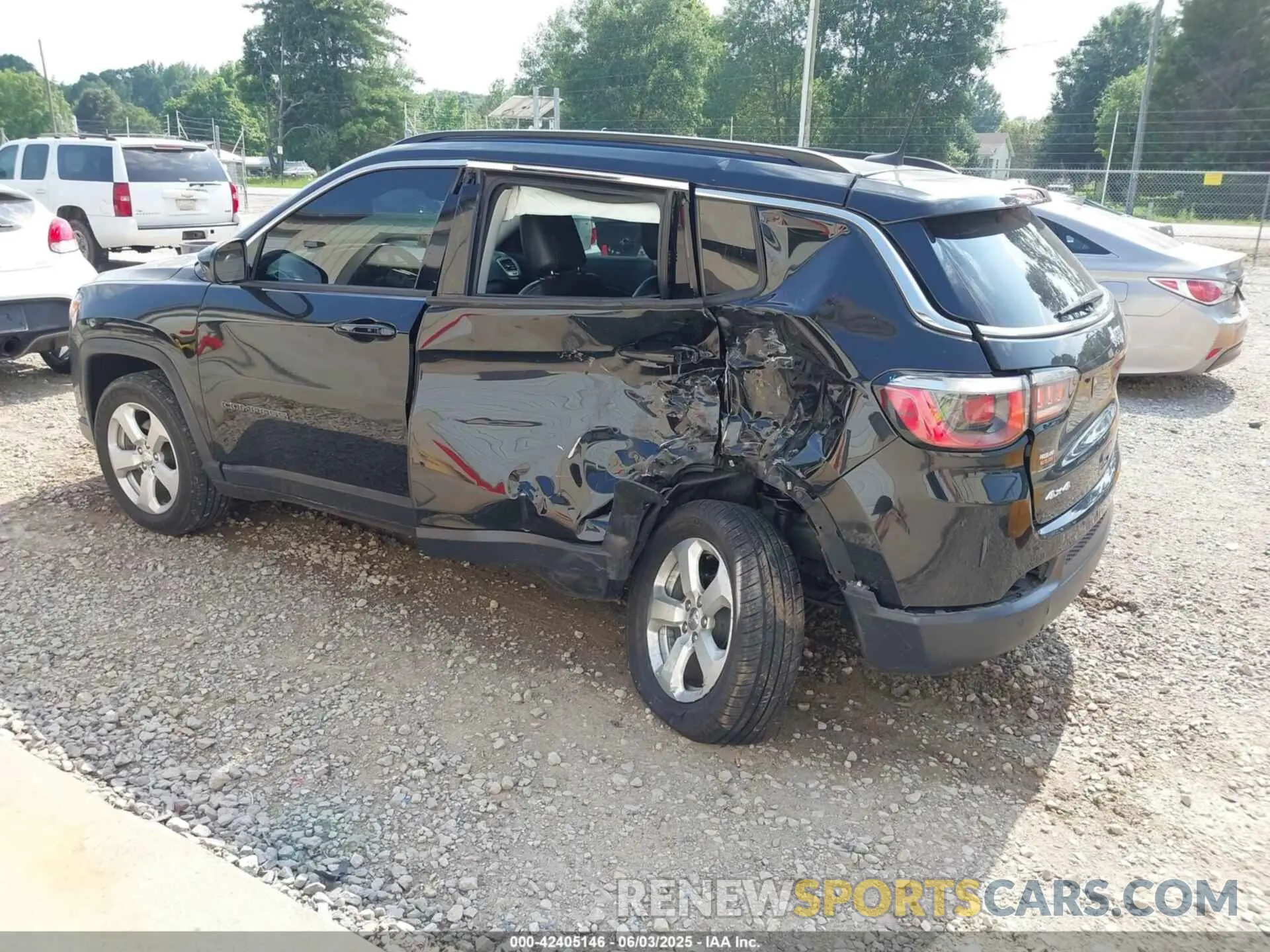 3 Photograph of a damaged car 3C4NJDBB5LT130257 JEEP COMPASS 2020