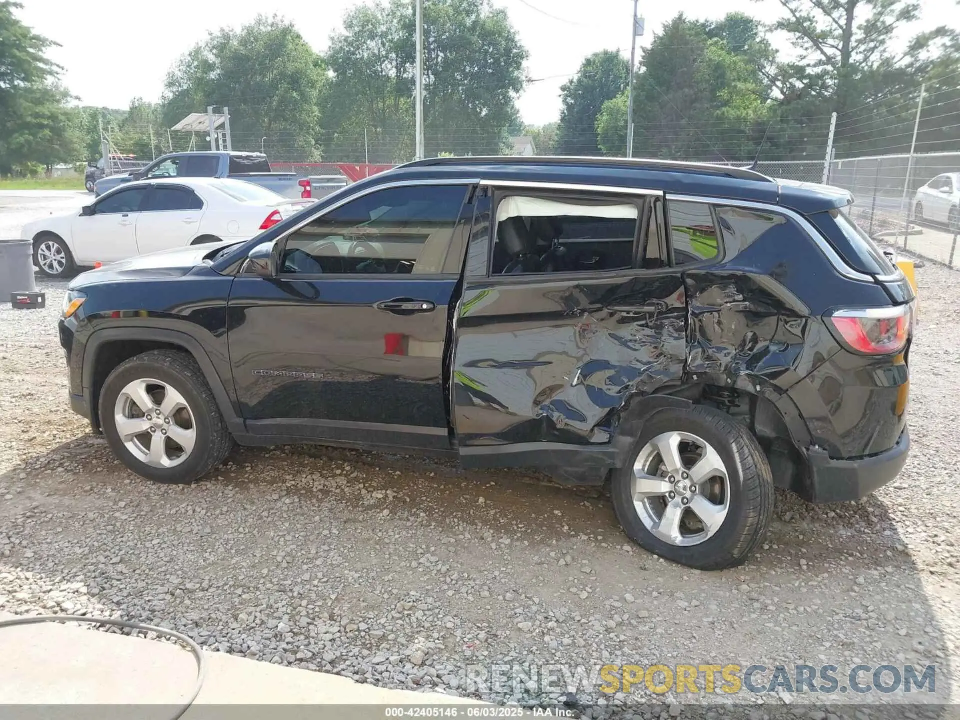 6 Photograph of a damaged car 3C4NJDBB5LT130257 JEEP COMPASS 2020