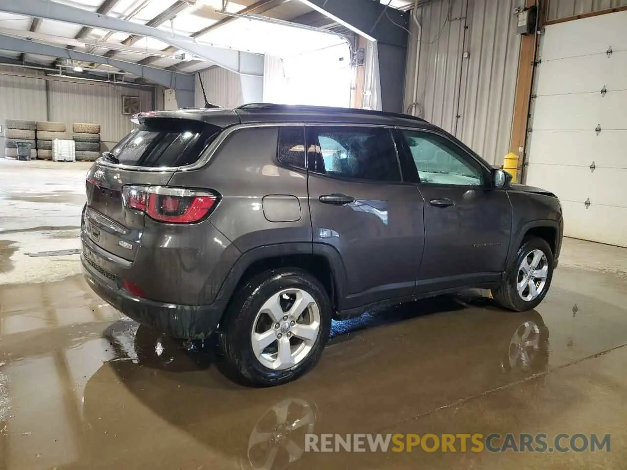 3 Photograph of a damaged car 3C4NJDBB5LT139931 JEEP COMPASS 2020
