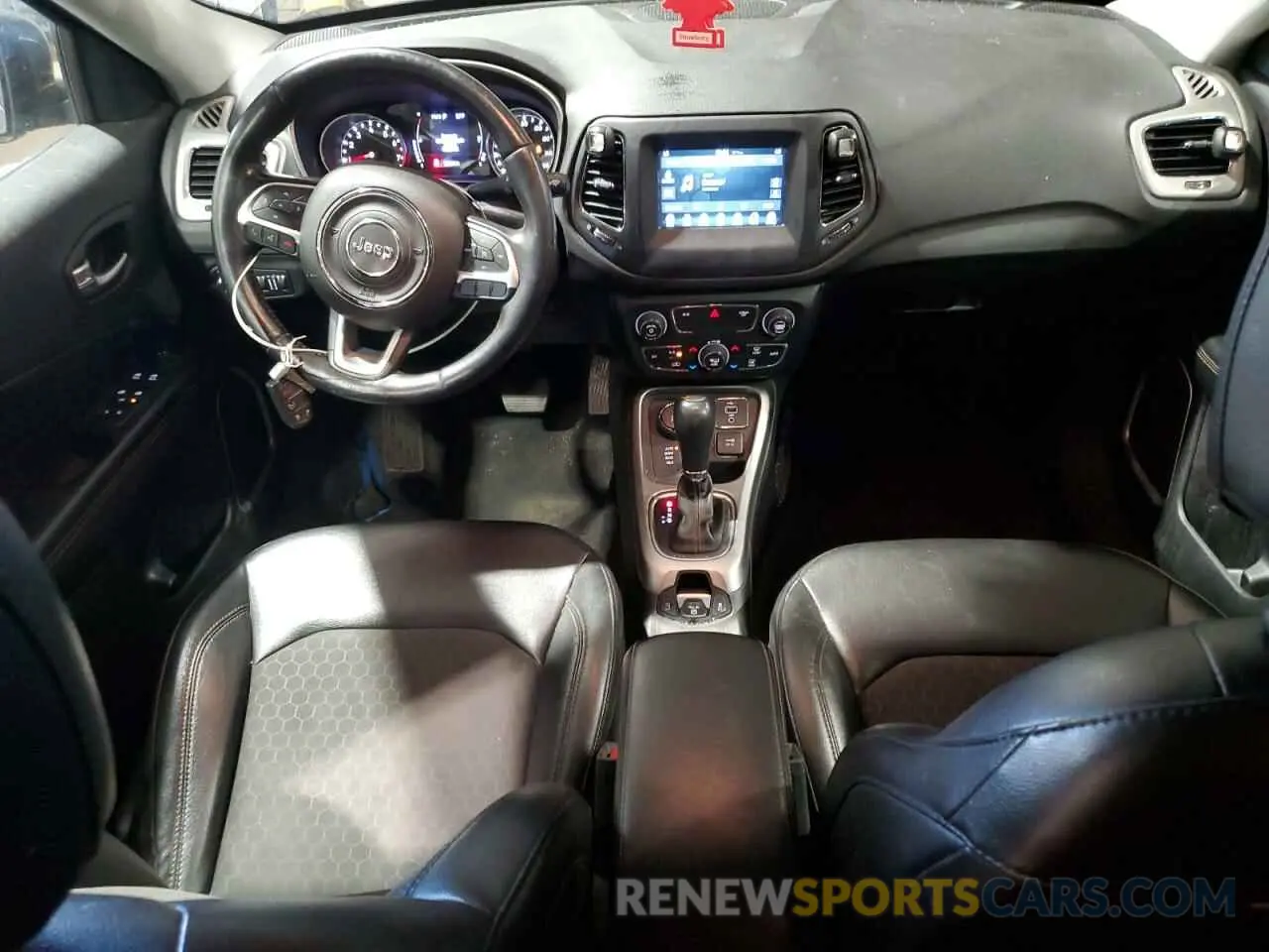 8 Photograph of a damaged car 3C4NJDBB5LT139931 JEEP COMPASS 2020