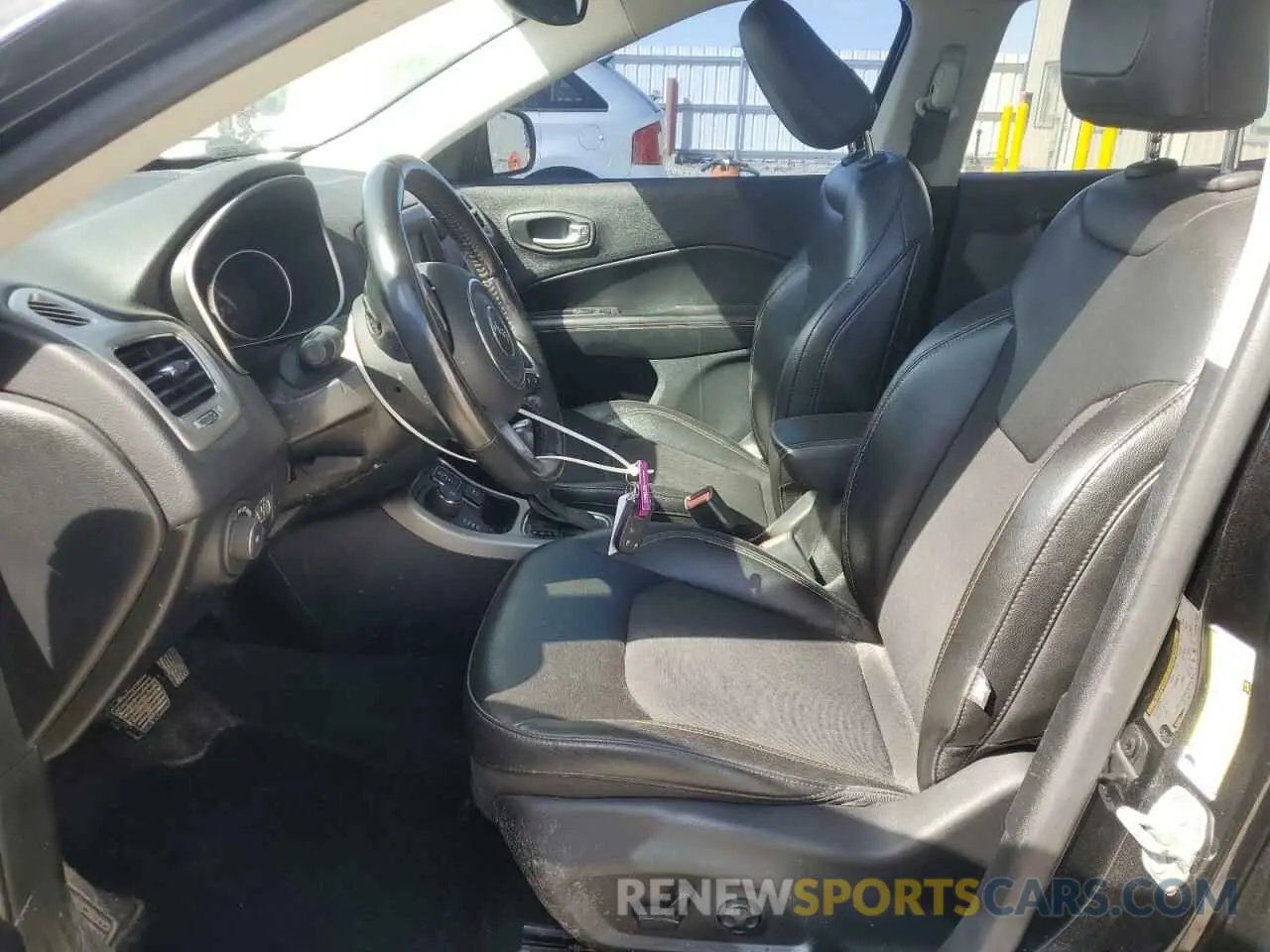 7 Photograph of a damaged car 3C4NJDBB5LT222579 JEEP COMPASS 2020